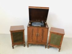 A VINTAGE WORCESTER PHF8 RADIOGRAM MODEL ST201/A COMPLETE WITH TWO SPEAKERS W 55CM X H 73CM