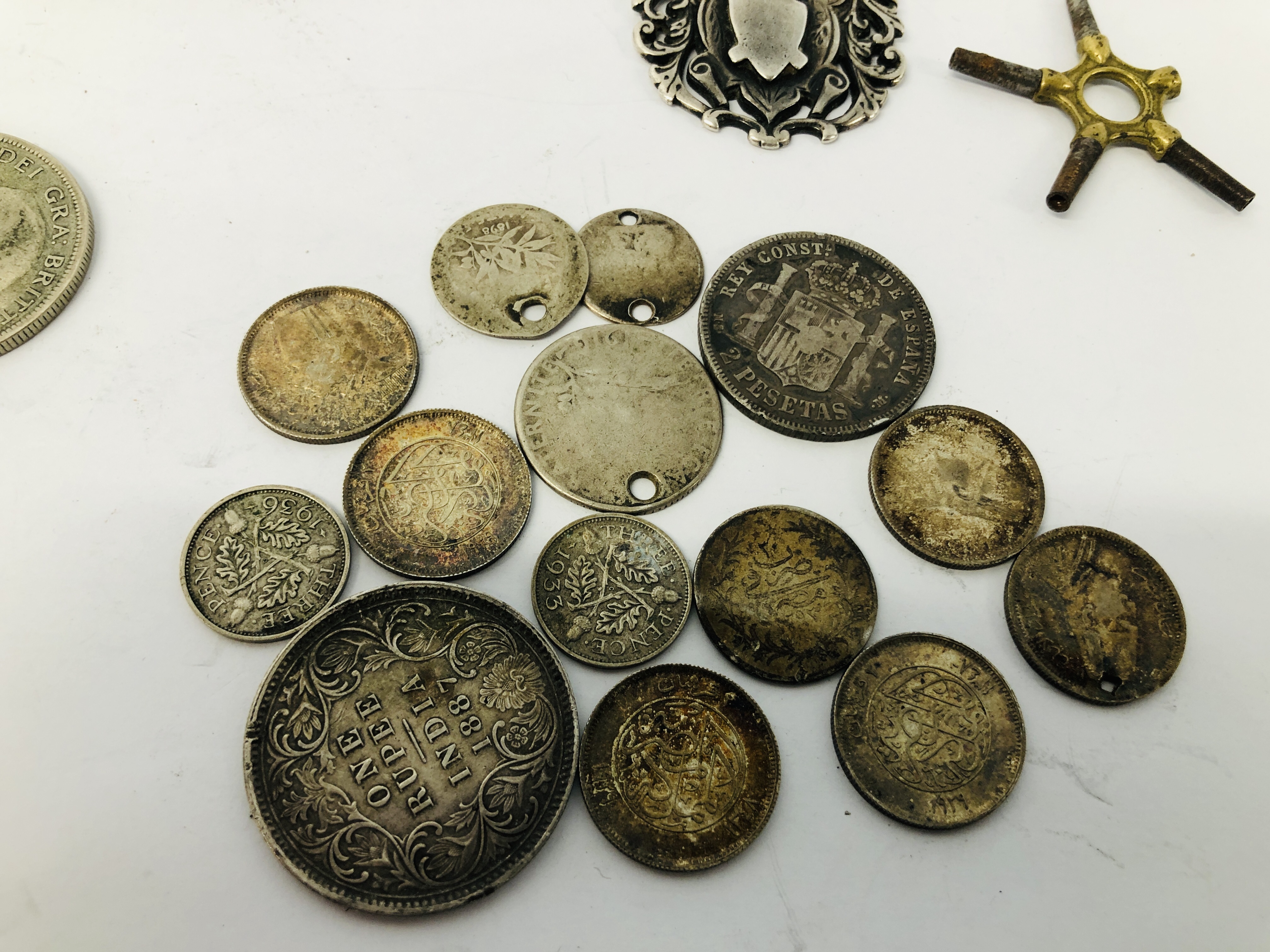 COLLECTION OF VINTAGE SILVER TO INCLUDE COINAGE, WATCH CHAIN, - Image 12 of 16