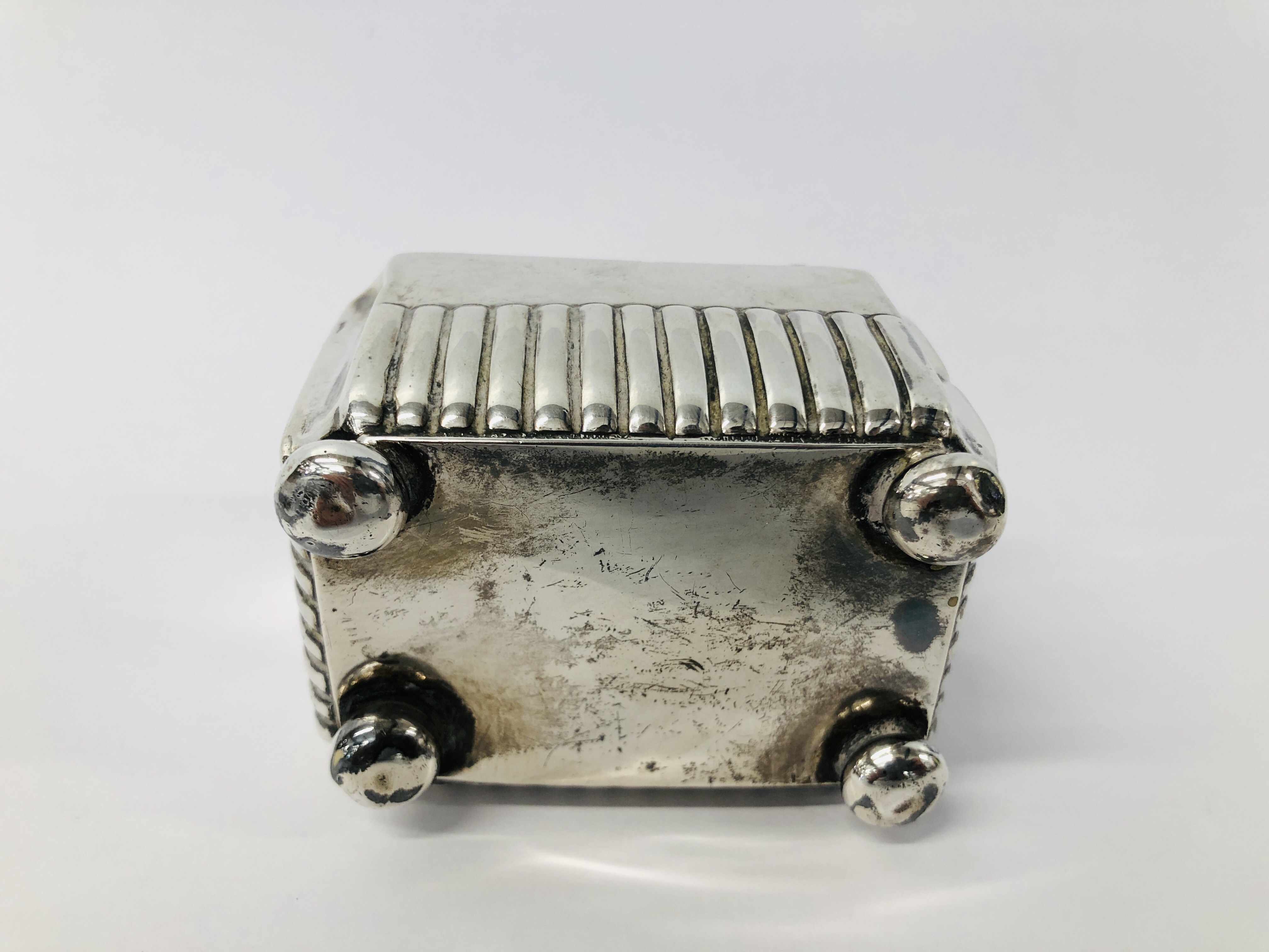 ANTIQUE SILVER CADDY OF RECTANGLE FORM HAVING REEDED DETAIL W 8CM, D 5.5CM, H 6. - Image 13 of 15