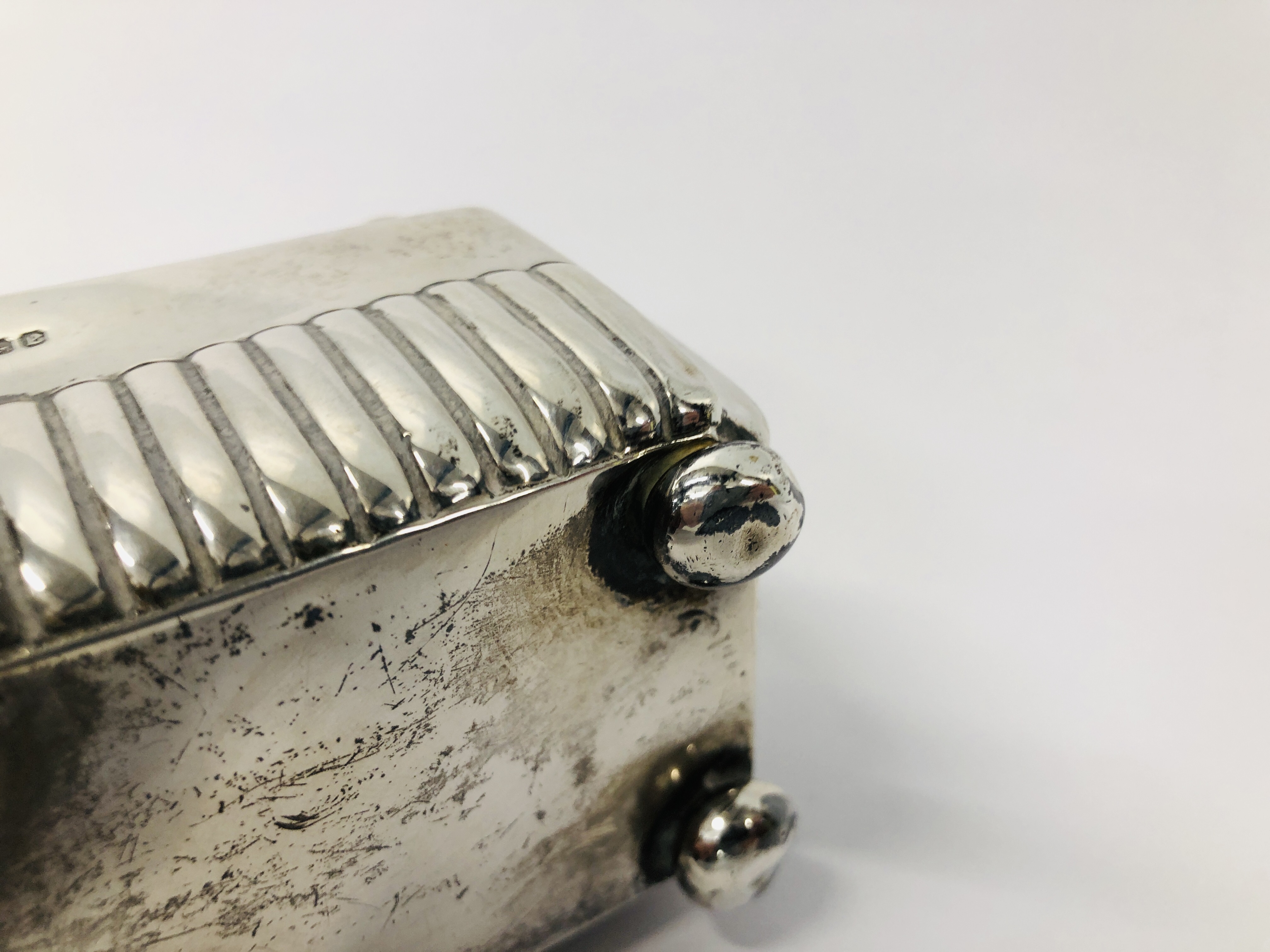ANTIQUE SILVER CADDY OF RECTANGLE FORM HAVING REEDED DETAIL W 8CM, D 5.5CM, H 6. - Image 14 of 15