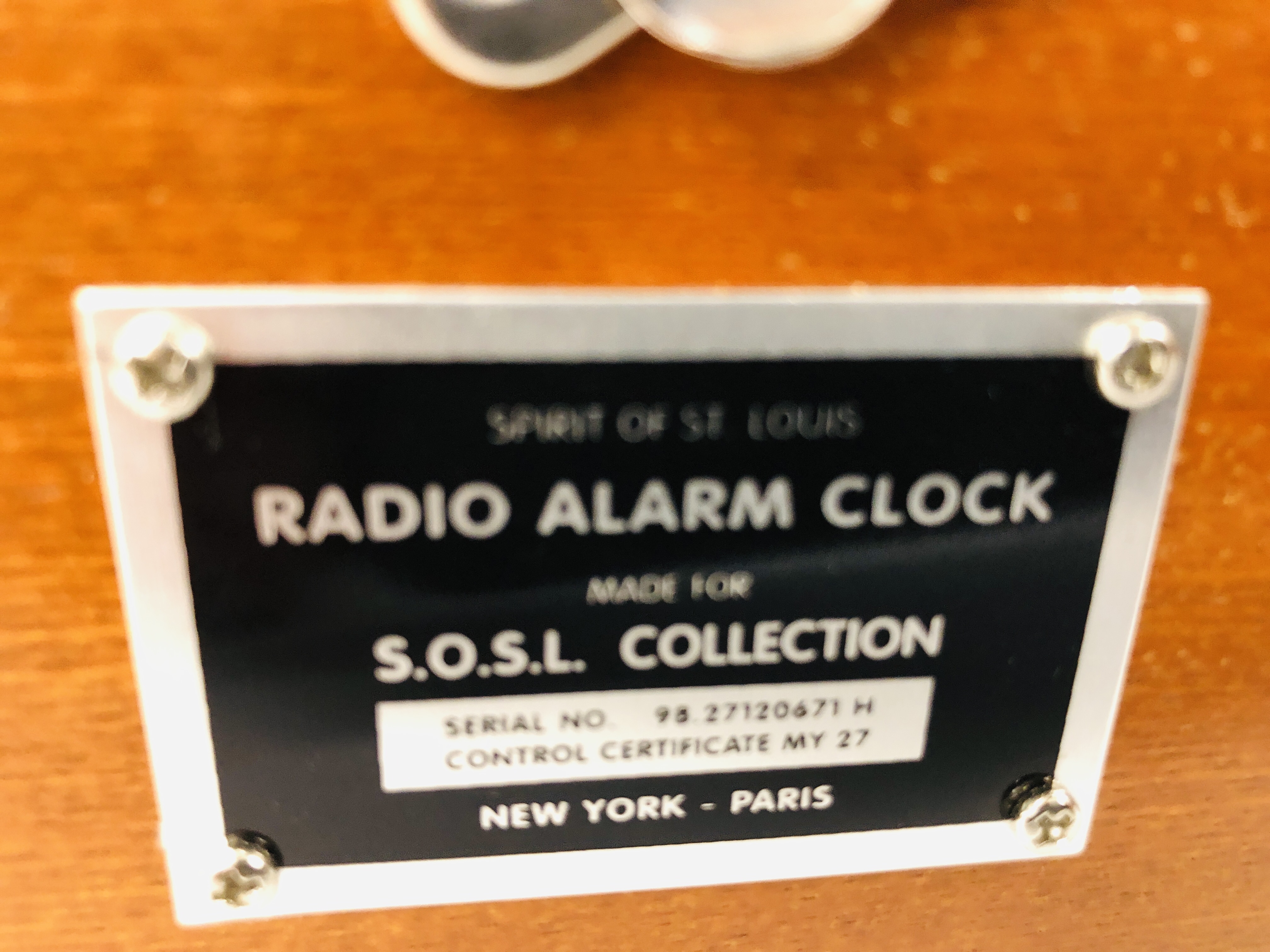 A SPIRIT OF ST LOUIS RADIO ALARM CLOCK MADE FOR S.O.S.L COLLECTION IN ORIGINAL BOX - SOLD AS SEEN. - Image 5 of 5