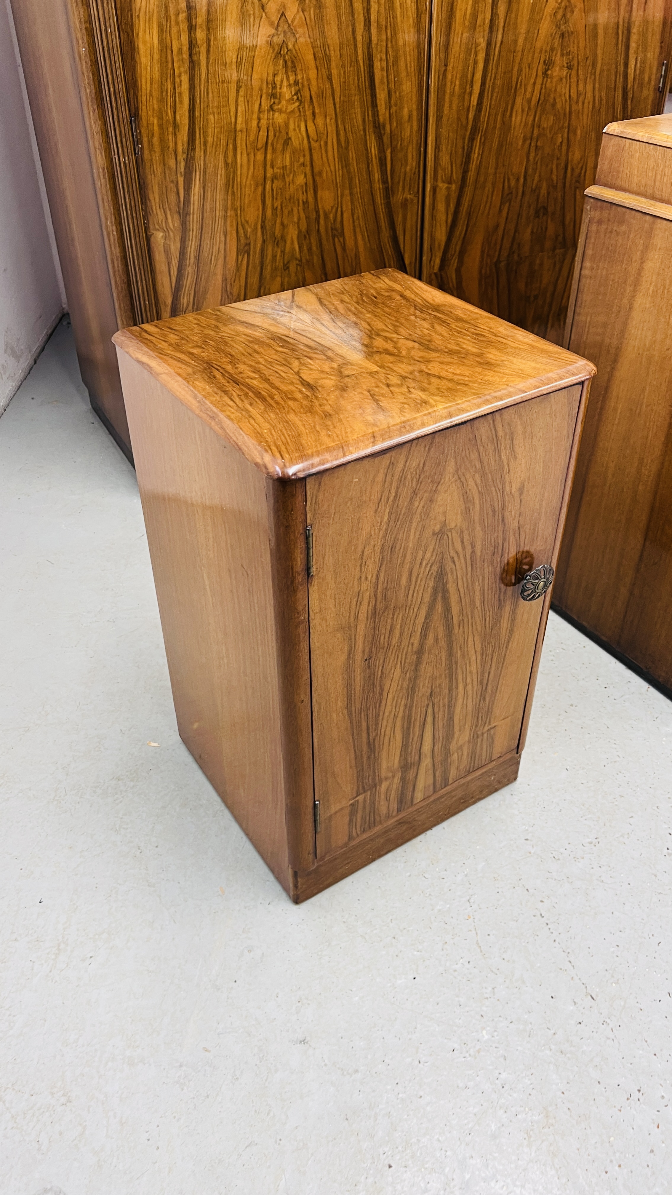 A MID CENTURY "AUSTIN SUITE" WALNUT BEDROOM SUITE COMPRISING DOUBLE WARDROBE W 125CM, D 54CM, - Image 6 of 16