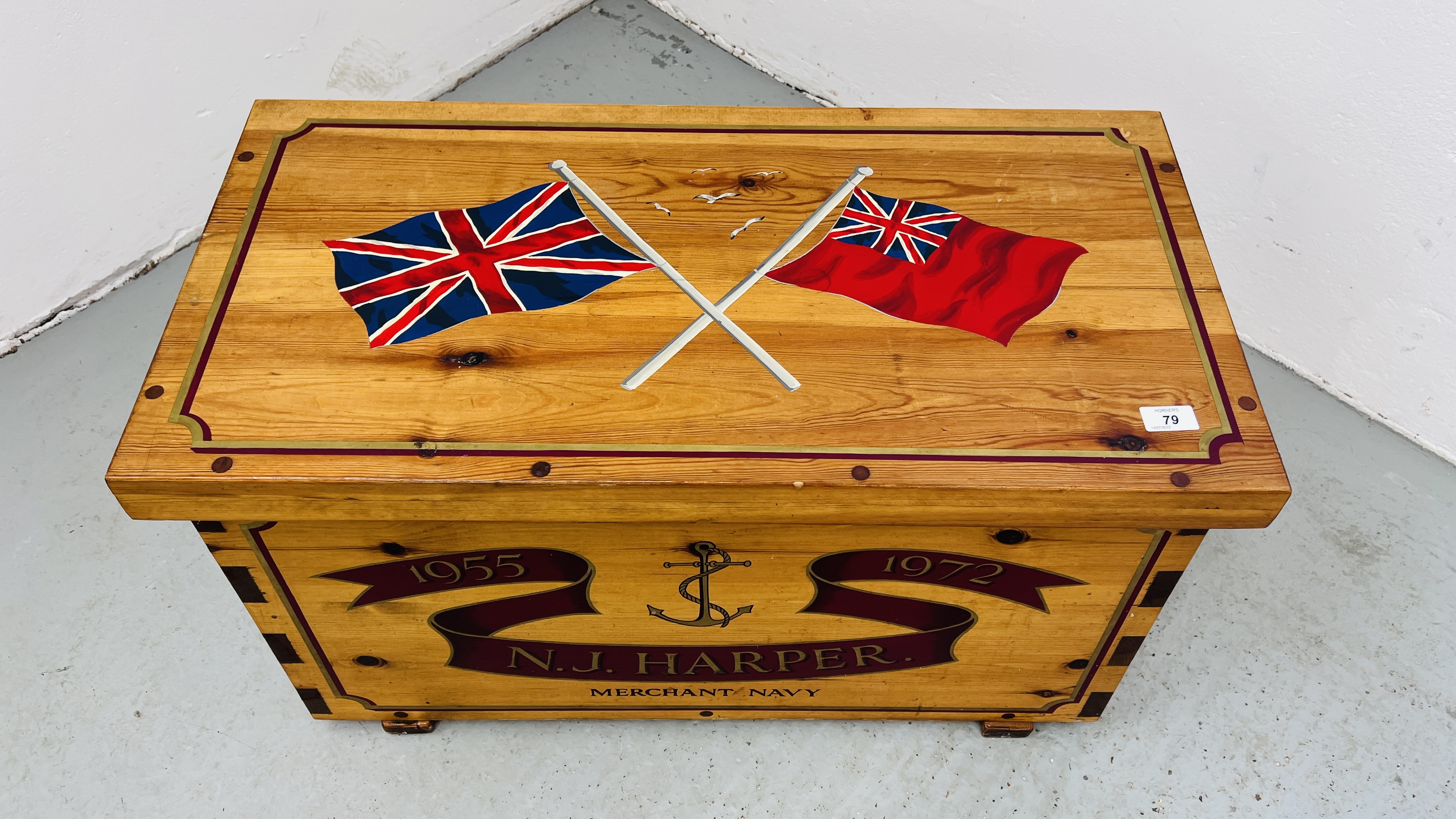A WAXED PINE REPRODUCTION SEAMANS KIT BOX COMPLETE WITH BECKETT HANDLES AND UNION JACK FLAGS - Image 2 of 16