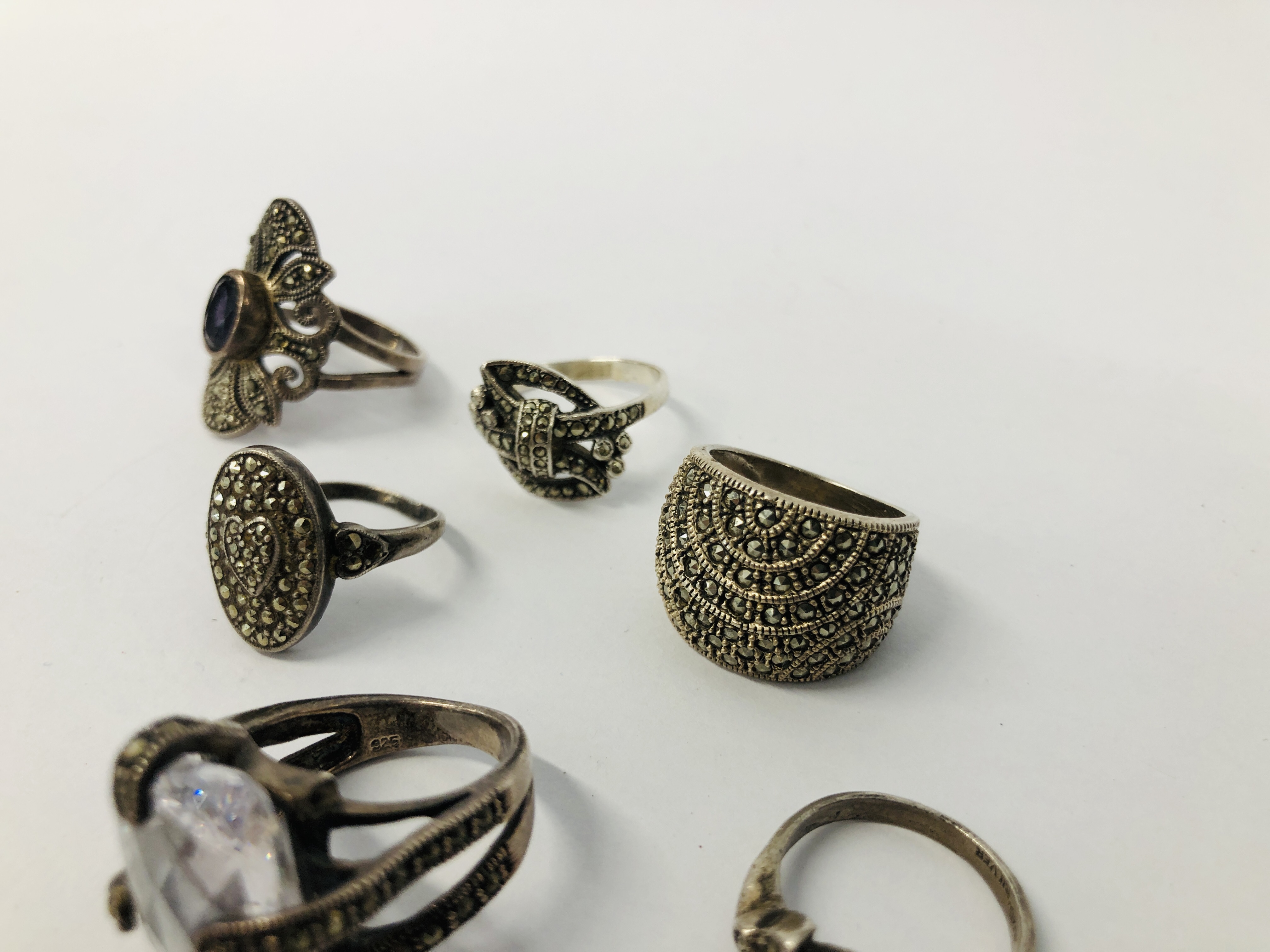 SIX ASSORTED VINTAGE SILVER MARCASITE RINGS - Image 3 of 7