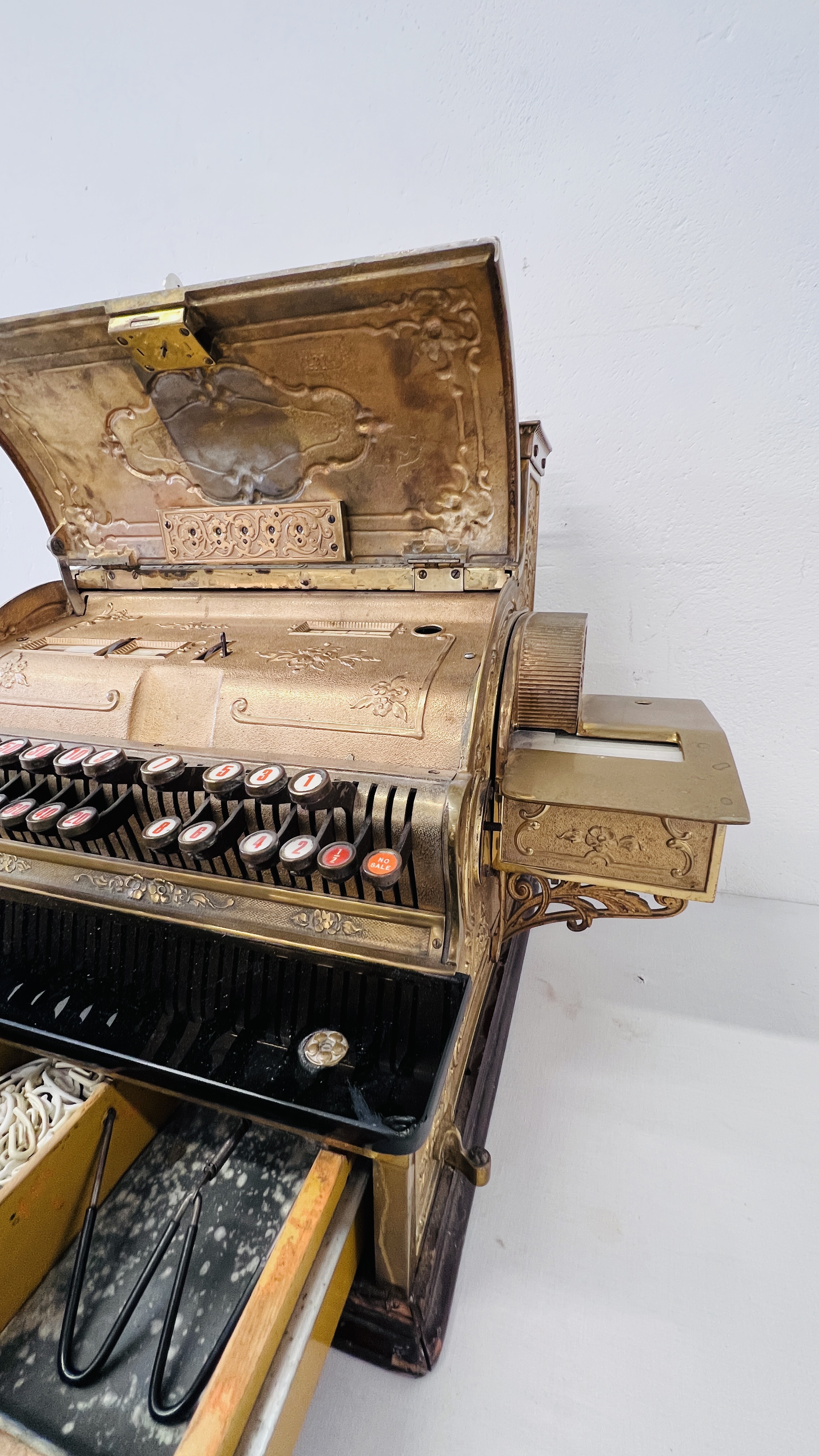 A LARGE 19TH CENTURY NATIONAL CASH REGISTER BRASS TILL - WIDTH 55CM BEARING PLAQUE S4504131358-G. - Image 16 of 24