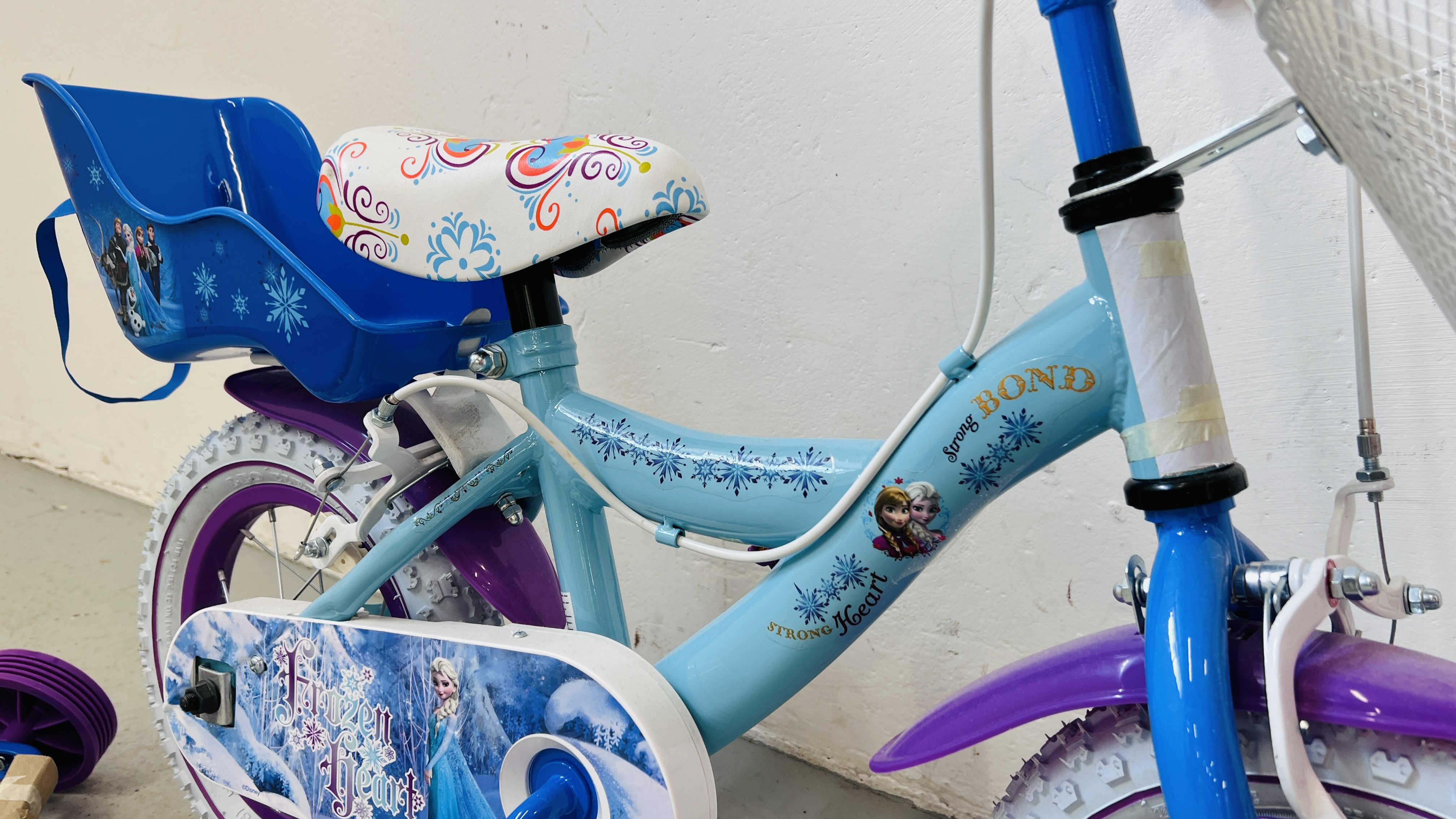 AN AS NEW GIRLS BIKE WITH STABLISIERS "FROZEN" RELATED. - Image 2 of 9