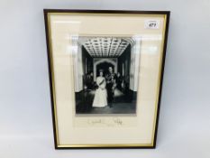 QUEEN ELIZABETH II AND PRINCE PHILIP SIGNED ROYAL PRESENTATION PHOTO 1977