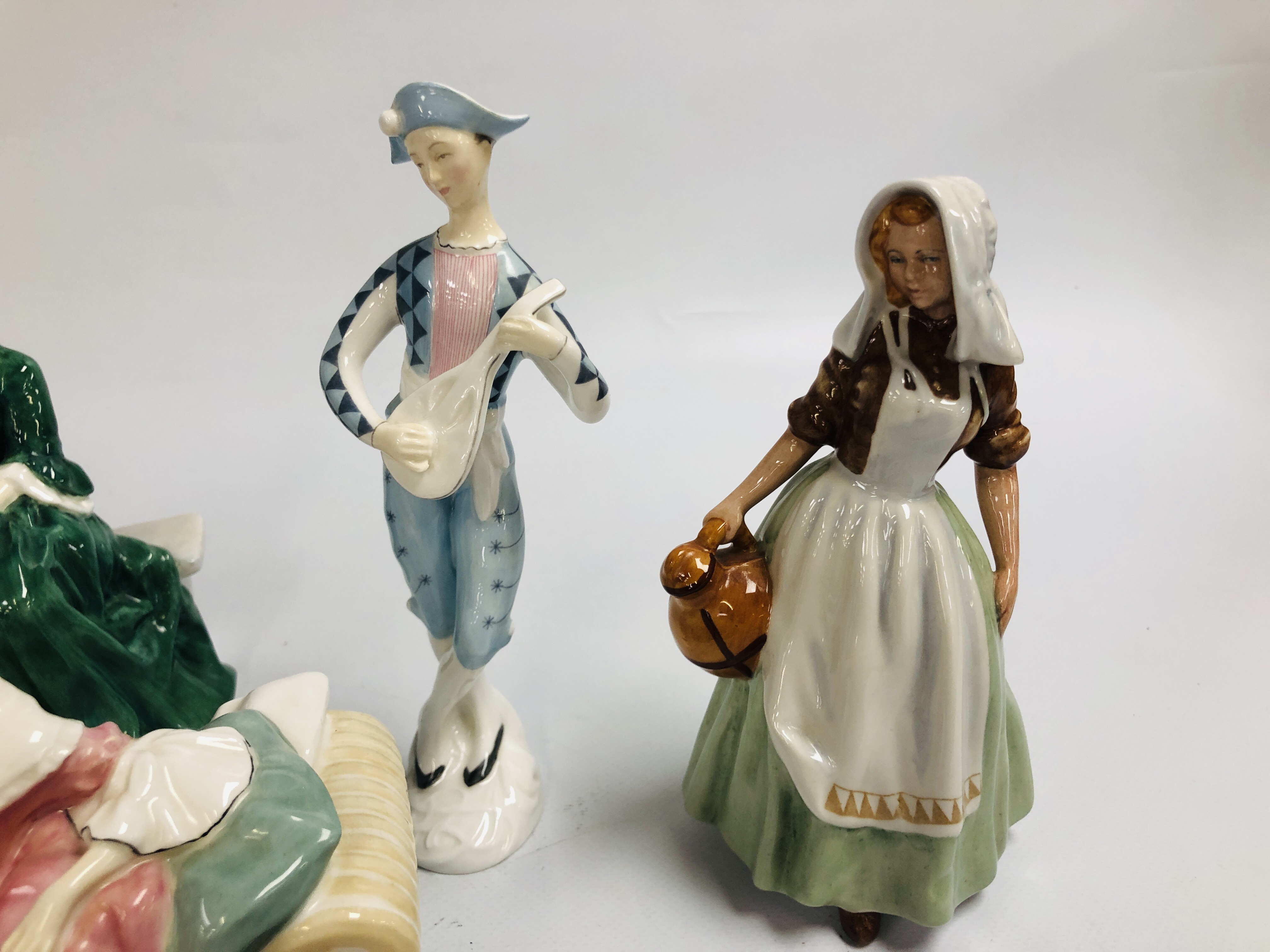 5 X ASSORTED ROYAL DOULTON CABINET FIGURES TO INCLUDE A LADY FROM WILLIAMSBURY HN 2228, - Image 4 of 7