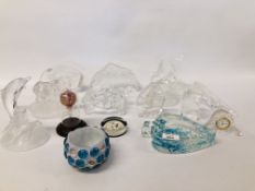COLLECTION OF ASSORTED CLEAR GLASS ORNAMENTS TO INCLUDE A SEAHORSE, DOLPHIN, ELEPHANTS ETC.