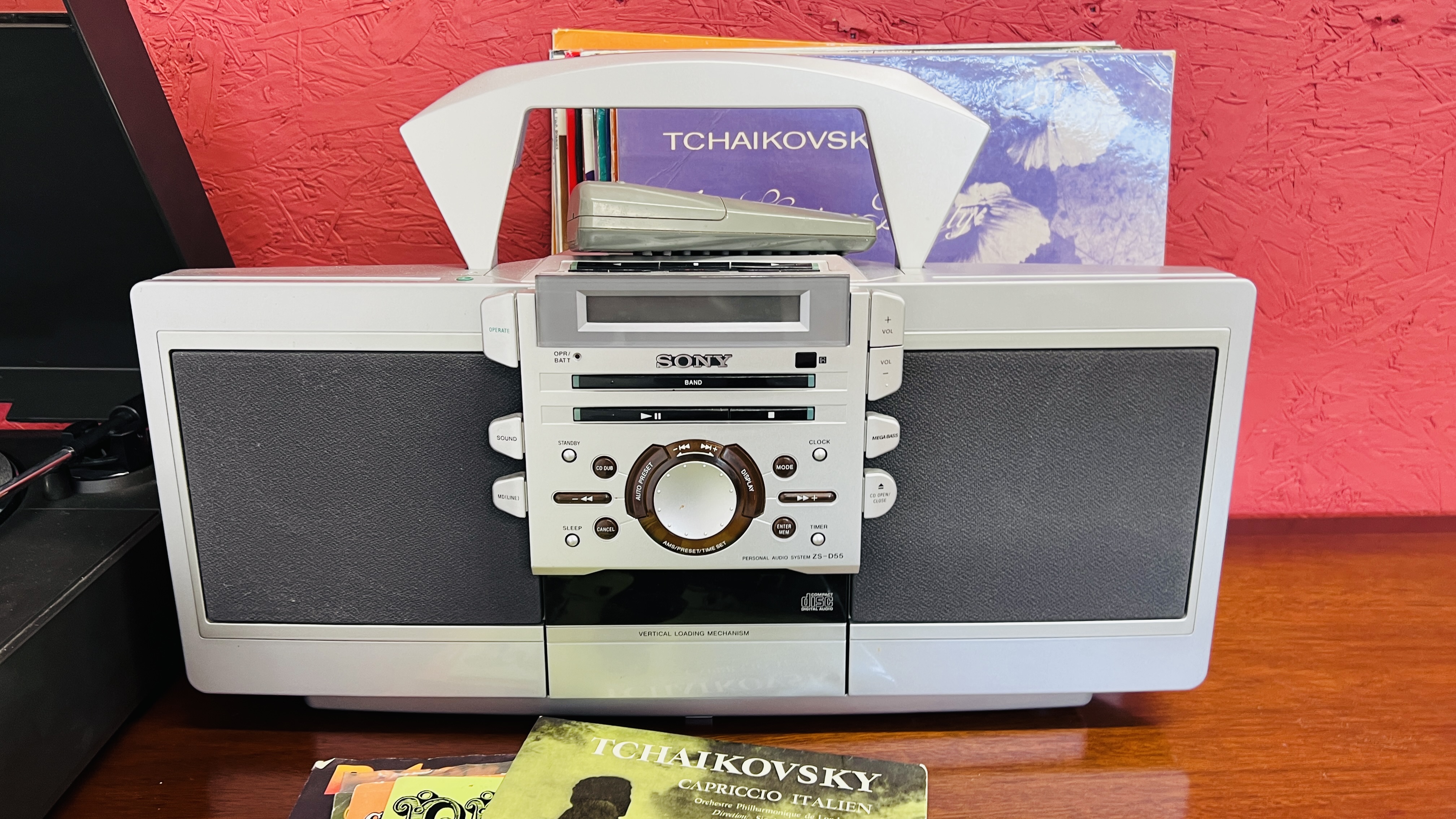 A VINTAGE PANASONIC STEREO MUSIC SYSTEM WITH TURNTABLE AND SPEAKERS MODEL SG-X10 ALONG WITH A SONY - Image 6 of 7