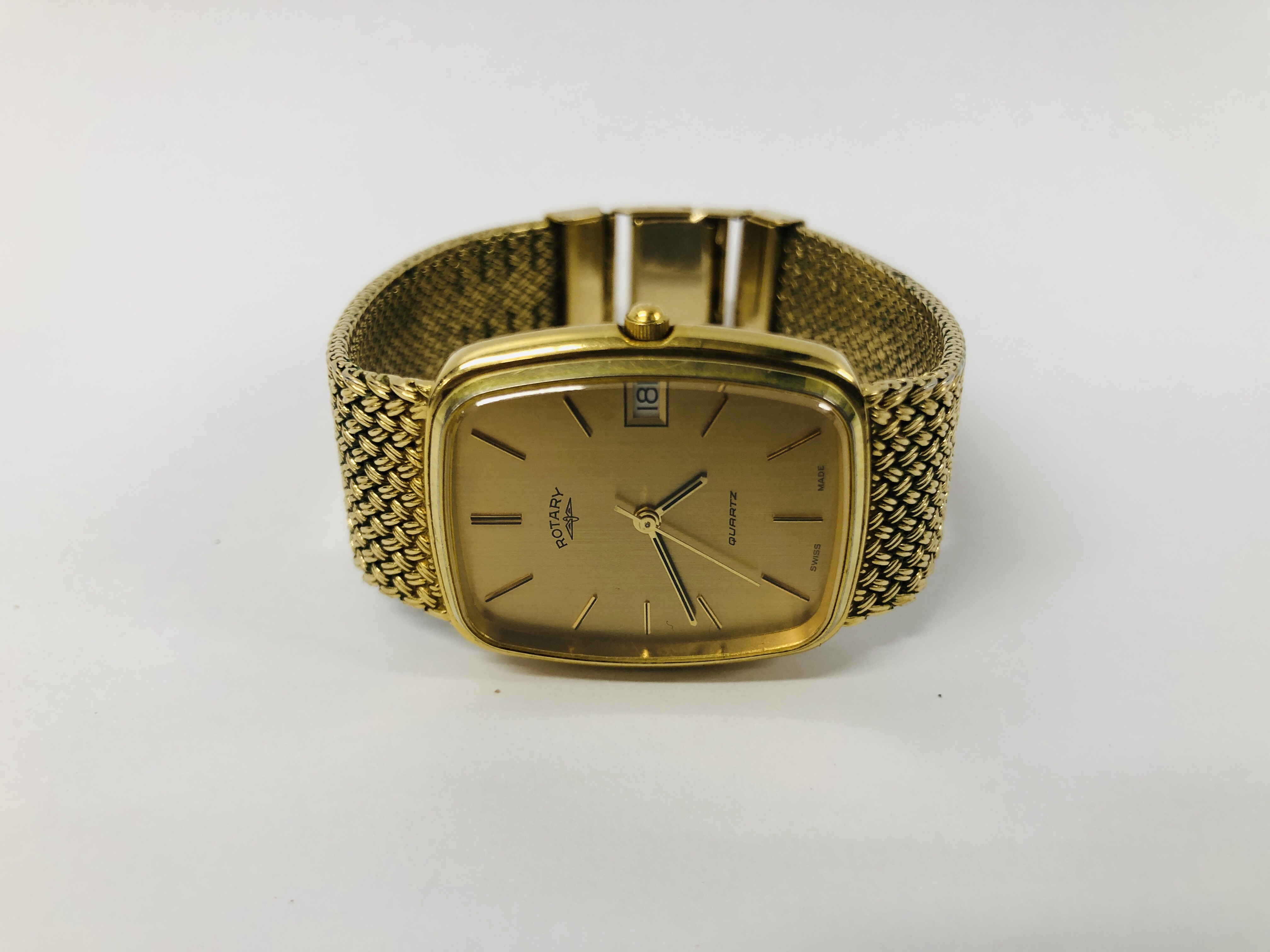 A GENTLEMAN'S ROTARY WRIST WATCH ON GOLD PLATED BRAIDED BRACELET, QUARTZ MOVEMENT. - Image 7 of 7
