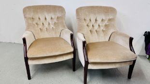 PAIR OF PARKER KNOLL BUTTON BACK EASY CHAIRS MODEL PK1022-27 (TRADE ONLY) + A PARKER KNOLL GREEN