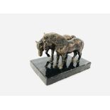 BRONZE STUDY OF TWO HORSES ON A MARBLE BASE (UNSIGNED).