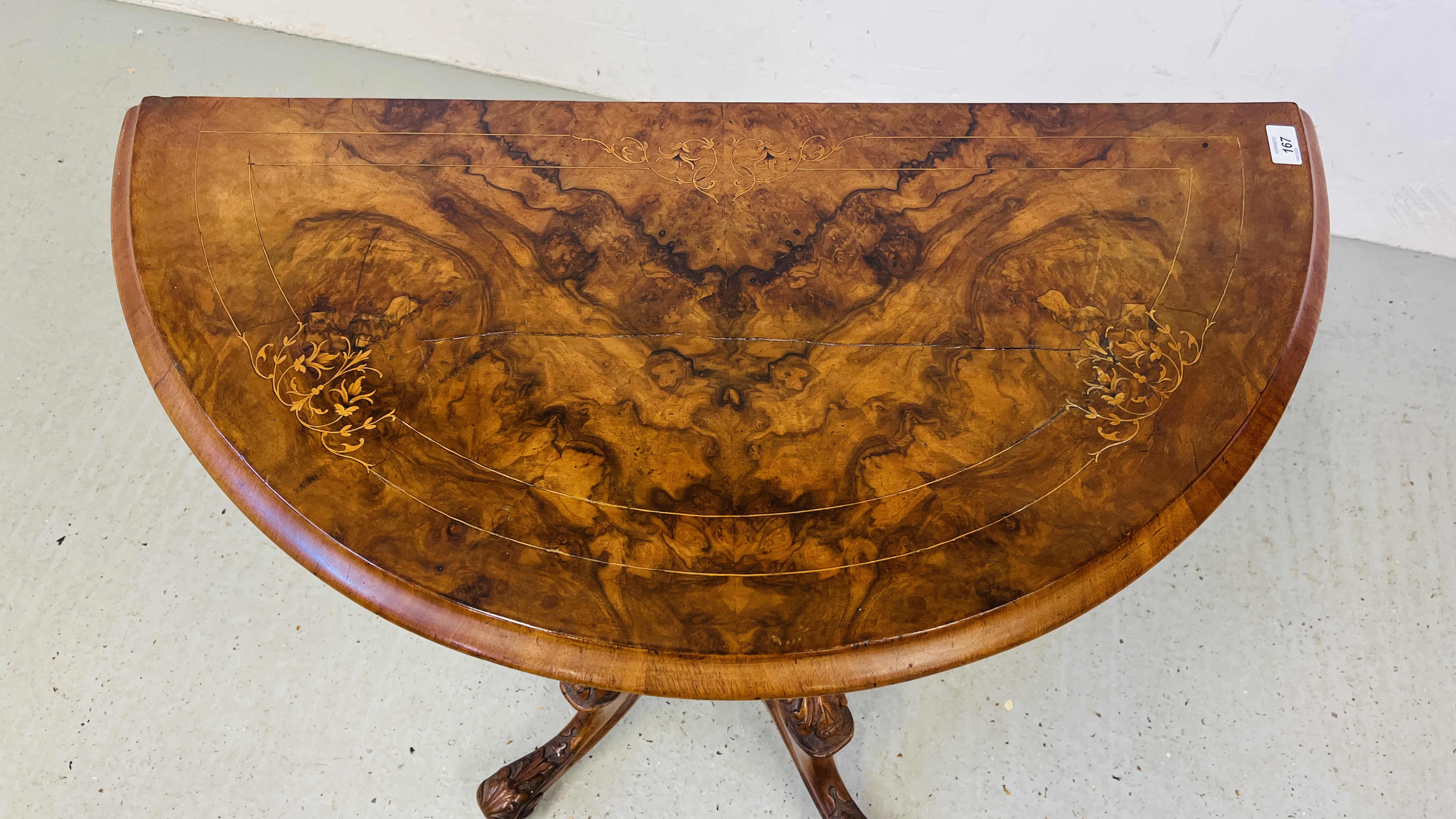 EDWARDIAN WALNUT SINGLE PEDESTAL CARD/GAMES TABLE WITH BAIZE INSERT INLAID DETAIL DIA. 92CM. - Image 2 of 10