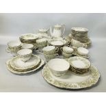 A ROSLYN AND ROYAL STANDARD DINNER AND TEA SERVICE OF 78 PIECES IN WHISPERING GRASS DESIGN.