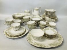 A ROSLYN AND ROYAL STANDARD DINNER AND TEA SERVICE OF 78 PIECES IN WHISPERING GRASS DESIGN.
