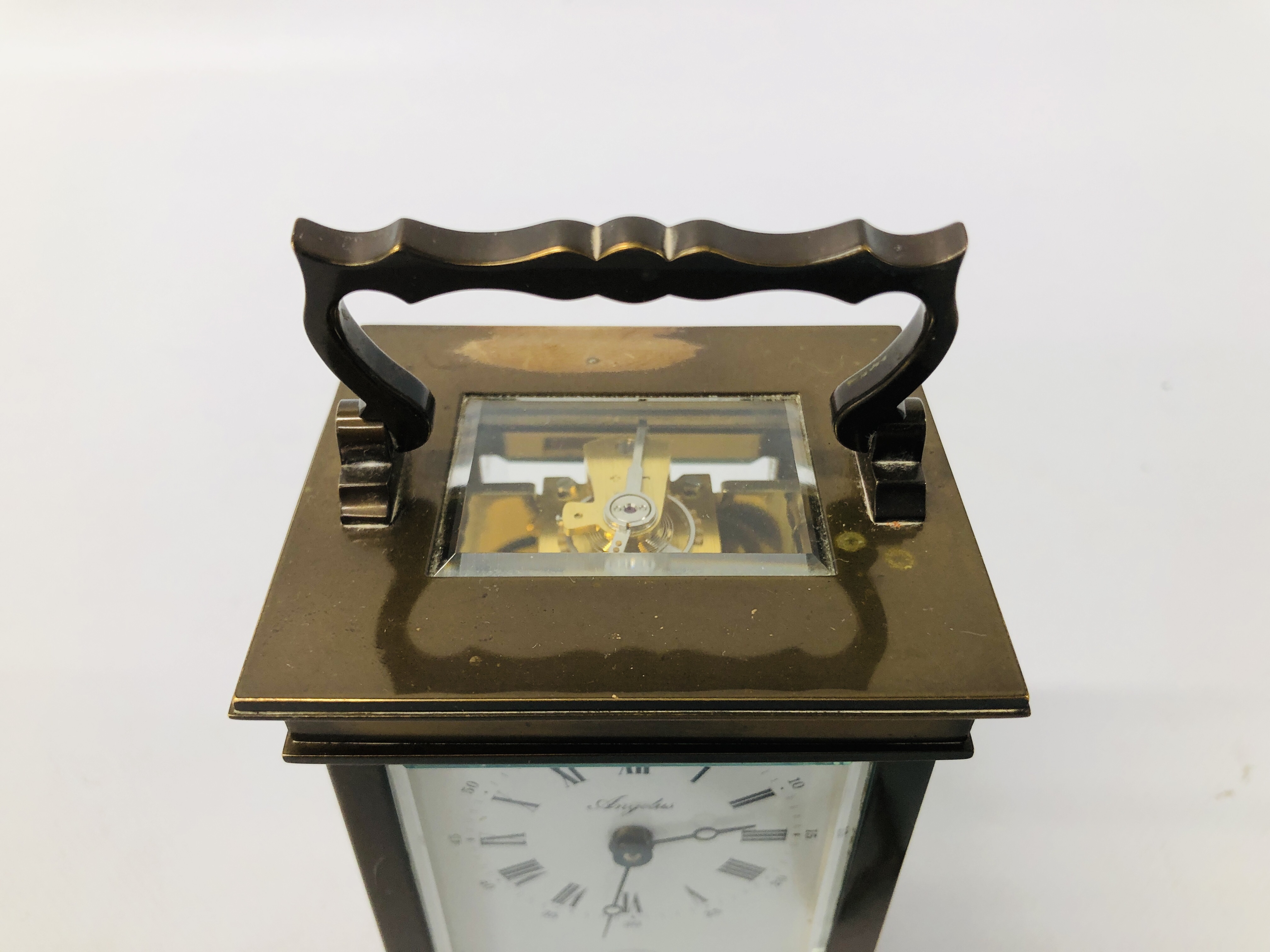 FRENCH BRASS CARRIDGE CLOCK AND KEY MARKED ANGELUS, H 11.5CM. - Image 3 of 6
