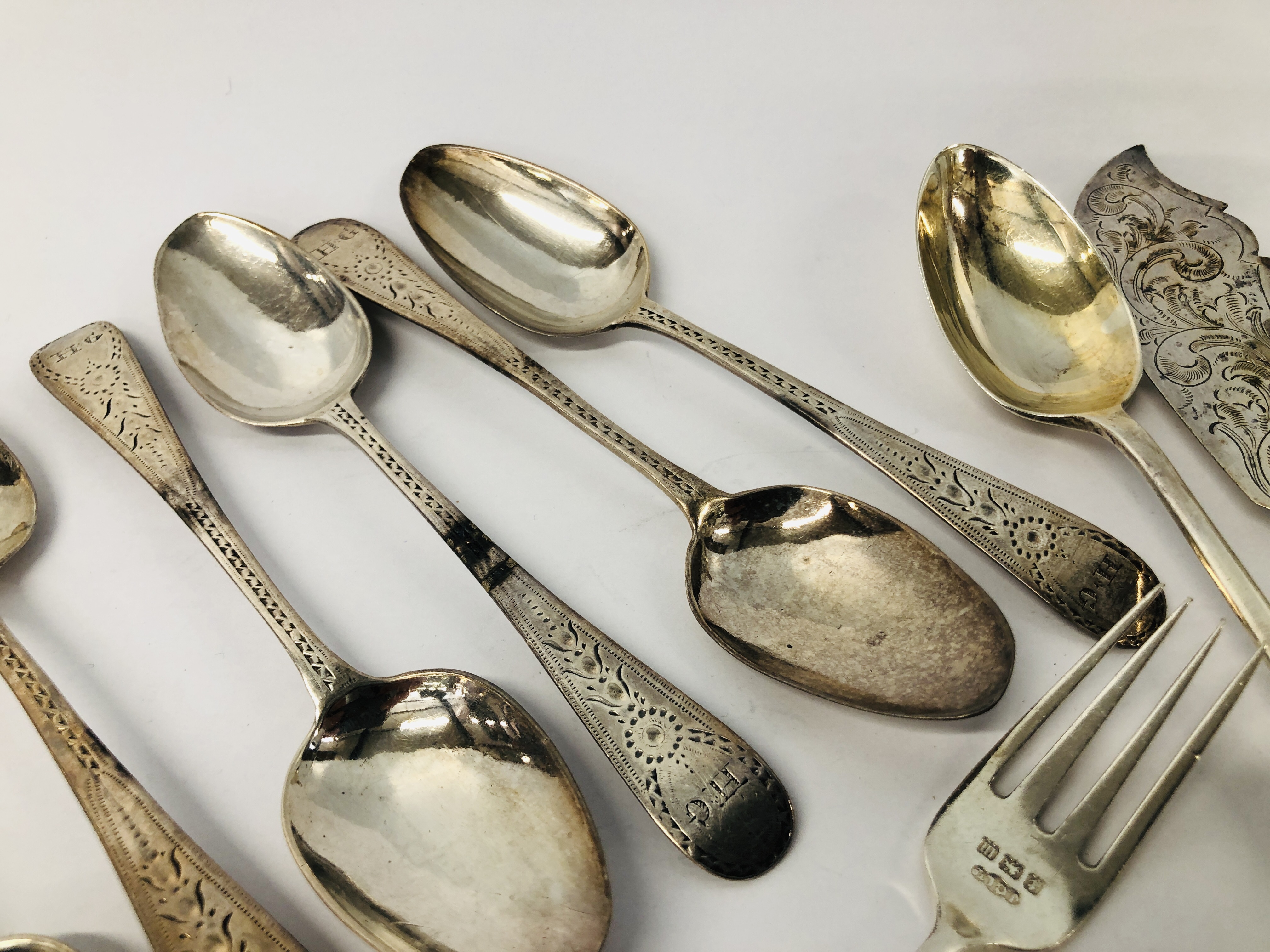 SET OF SIX ANTIQUE STERLING SILVER TEASPOONS + A FURTHER SILVER SPOON AND FORK ETC + PAIR OF SILVER - Image 3 of 14