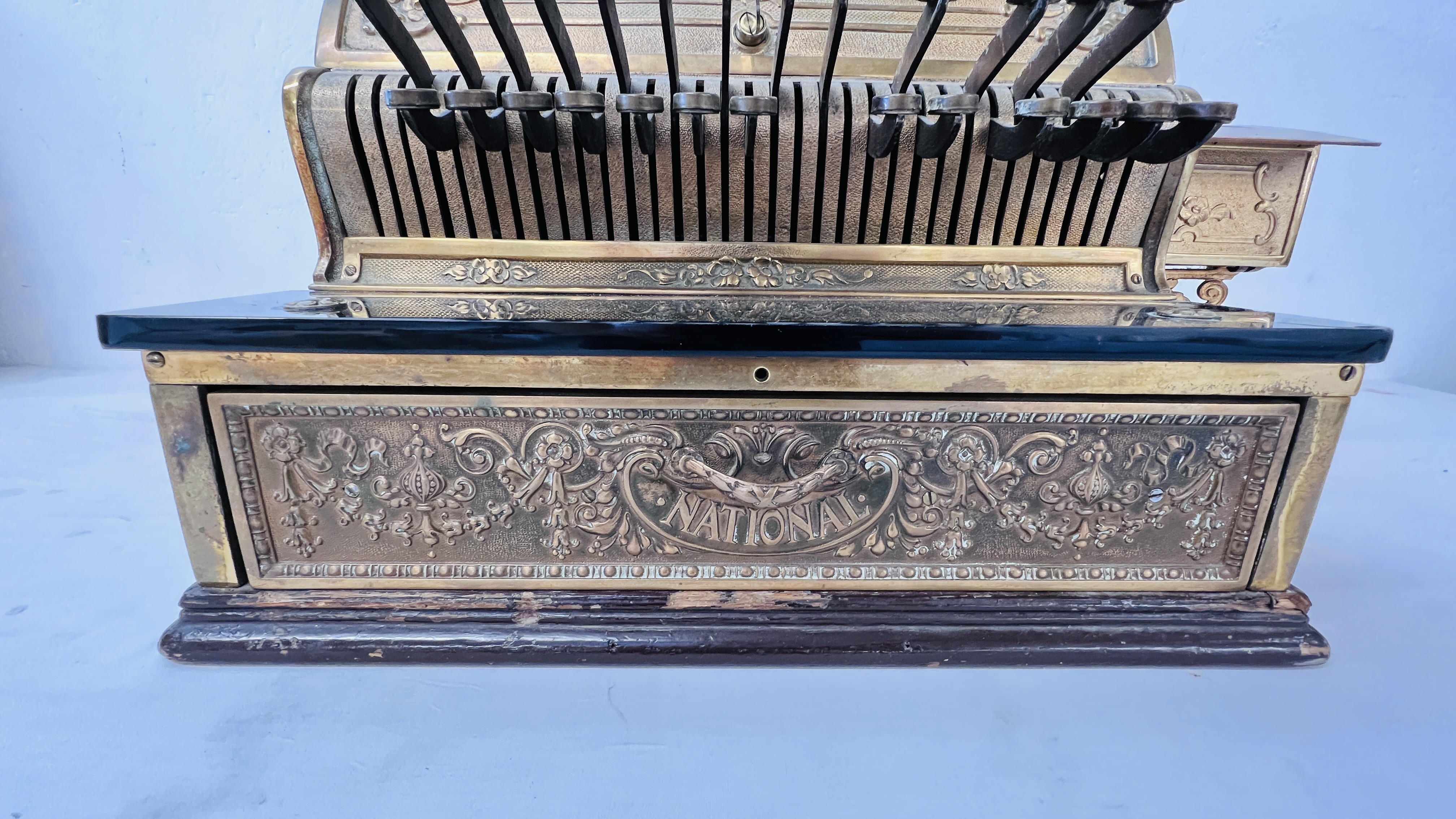 A LARGE 19TH CENTURY NATIONAL CASH REGISTER BRASS TILL - WIDTH 55CM BEARING PLAQUE S4504131358-G. - Image 7 of 24