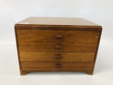 A SMALL MAHOGANY FOUR DRAWER COLLECTORS CHEST THE DRAWER LININGS COMPARTMENTED