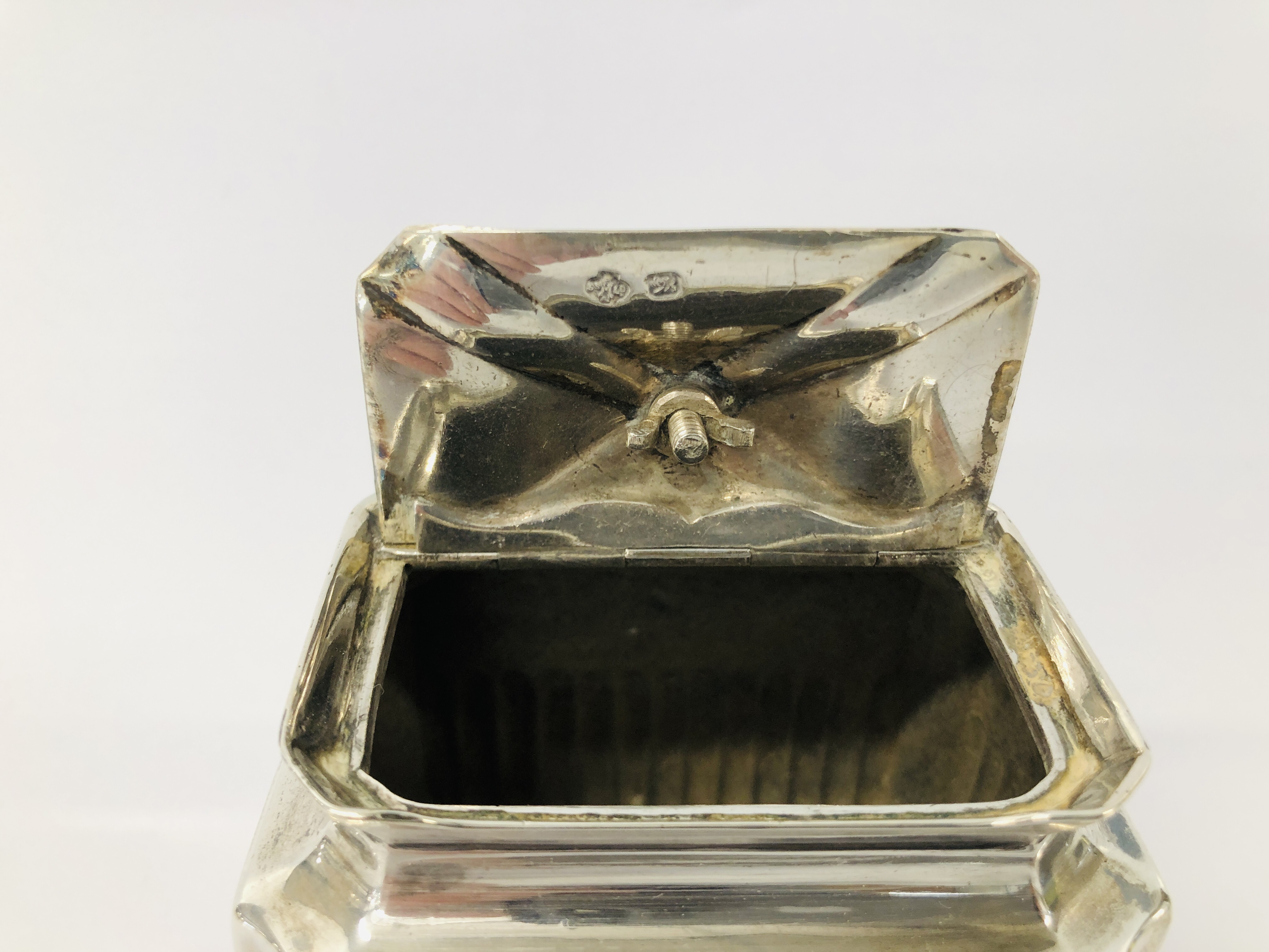 ANTIQUE SILVER CADDY OF RECTANGLE FORM HAVING REEDED DETAIL W 8CM, D 5.5CM, H 6. - Image 6 of 15