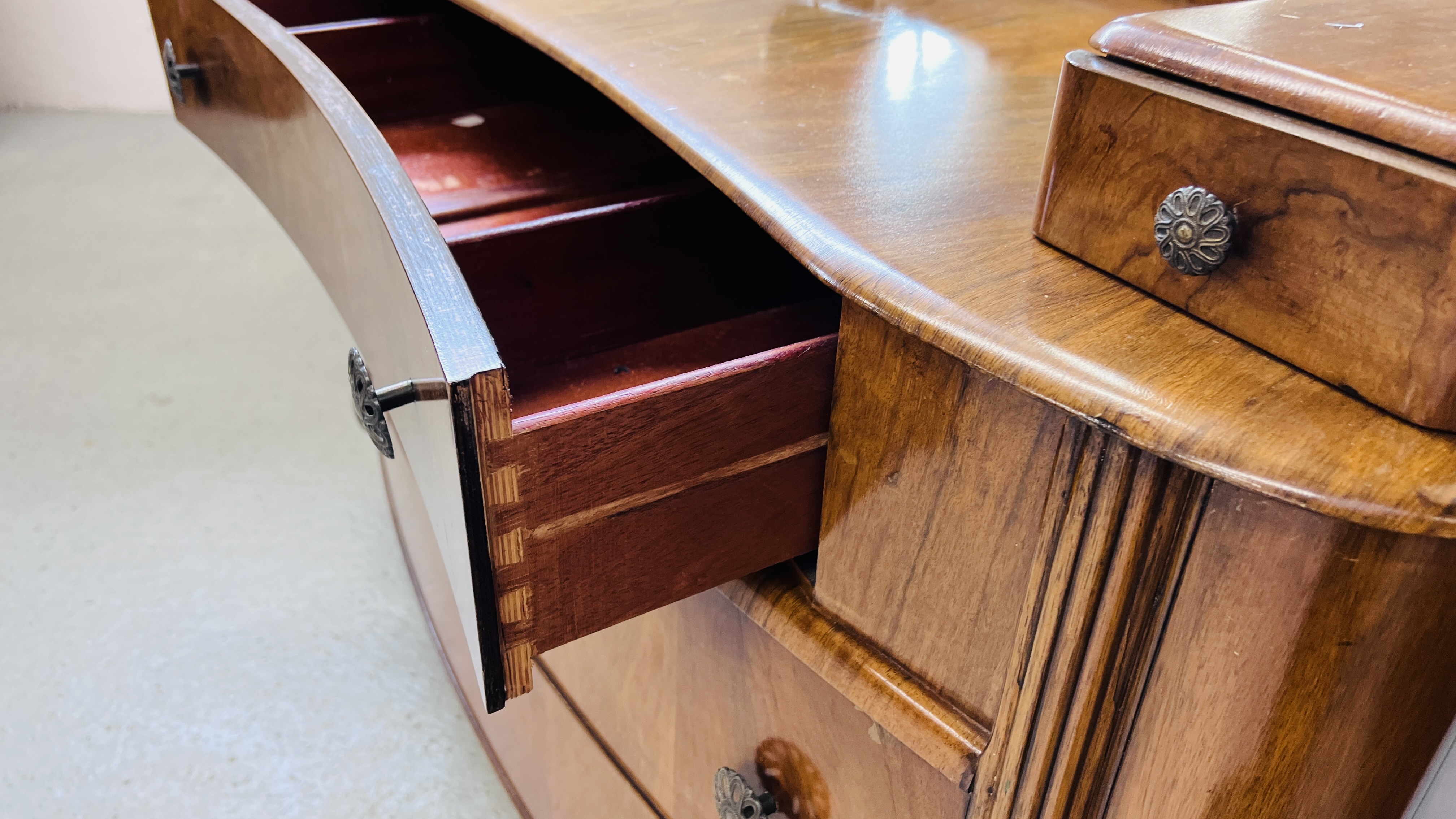 A MID CENTURY "AUSTIN SUITE" WALNUT BEDROOM SUITE COMPRISING DOUBLE WARDROBE W 125CM, D 54CM, - Image 14 of 16