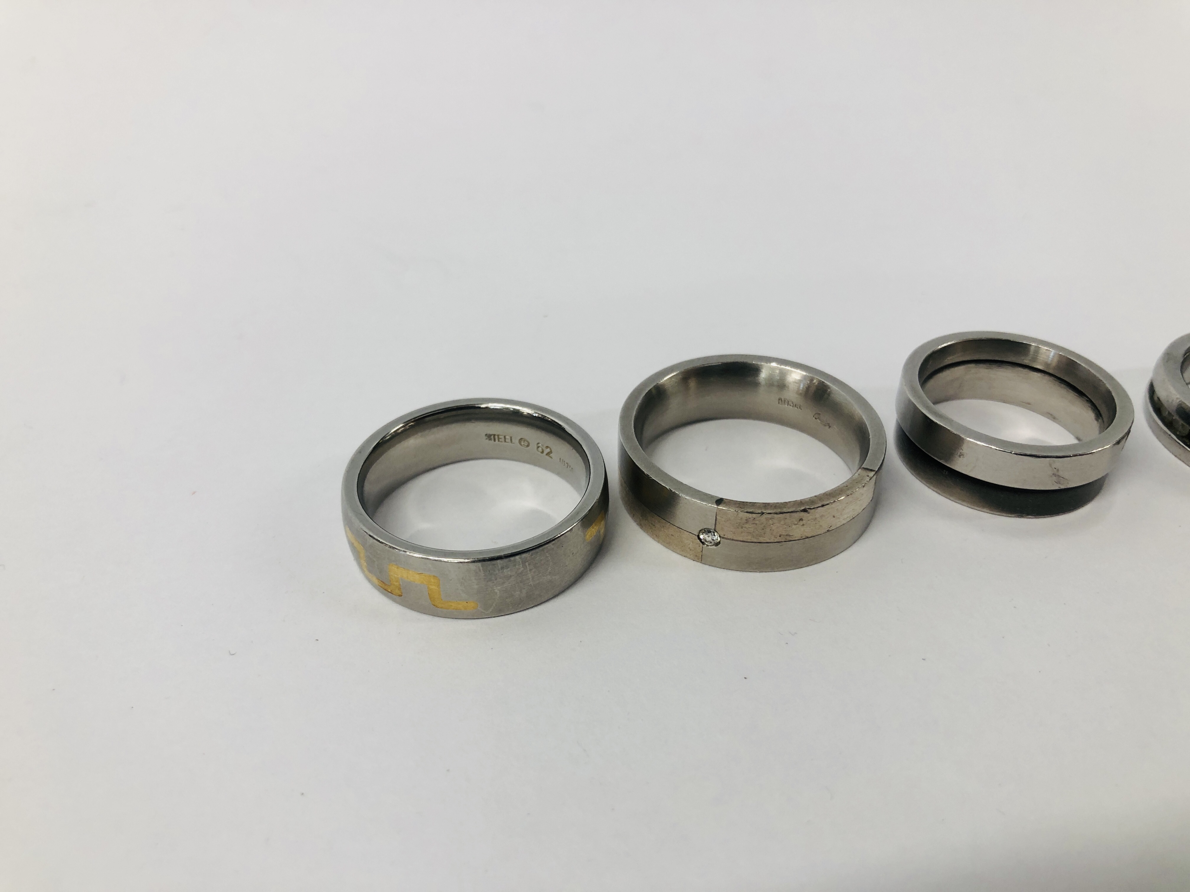 FIVE DESIGNER HEAVY BAND STYLE RINGS TO INCLUDE TWO DIAMOND SET - Image 2 of 5