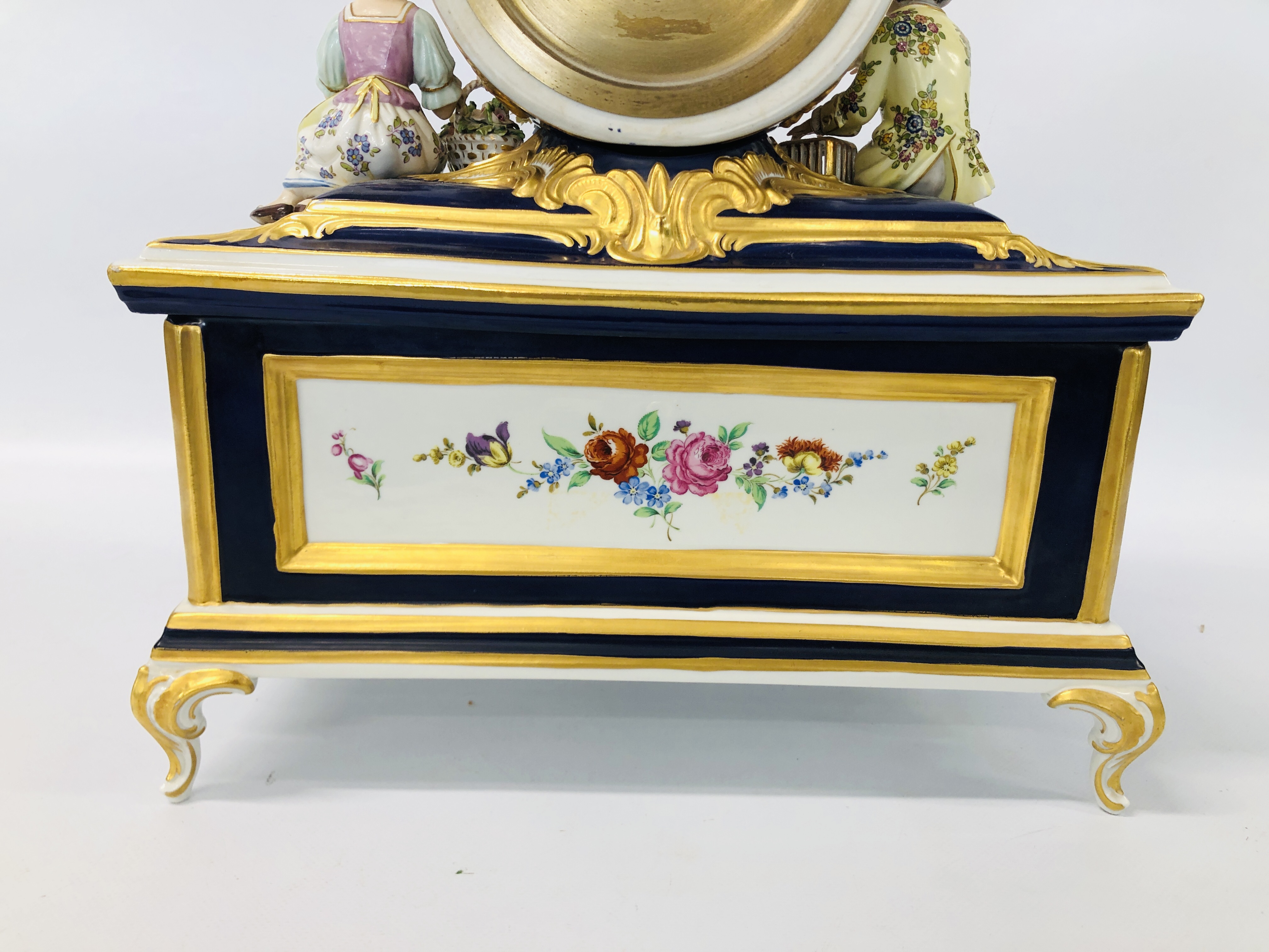 HIGHLY DECORATIVE MODERN PORCELAIN DRESDEN CLOCK ADORNED WITH BRIGHTLY COLOURED FLOWERS AND GILT - Image 11 of 12