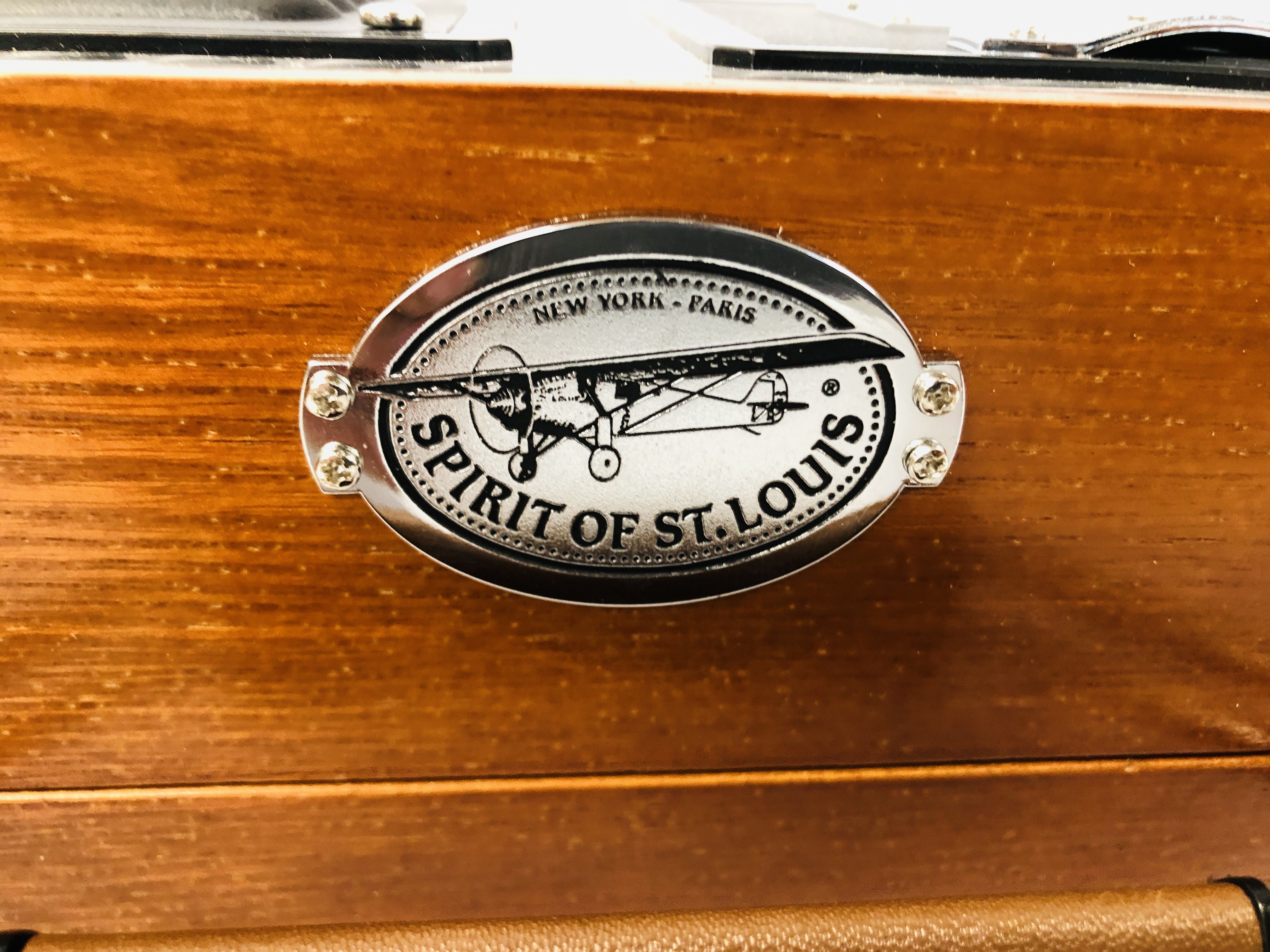 A SPIRIT OF ST LOUIS RADIO ALARM CLOCK MADE FOR S.O.S.L COLLECTION IN ORIGINAL BOX - SOLD AS SEEN. - Image 3 of 5