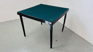 A VINTAGE "HAYES" BAISE TOP FOLDING CARD TABLE