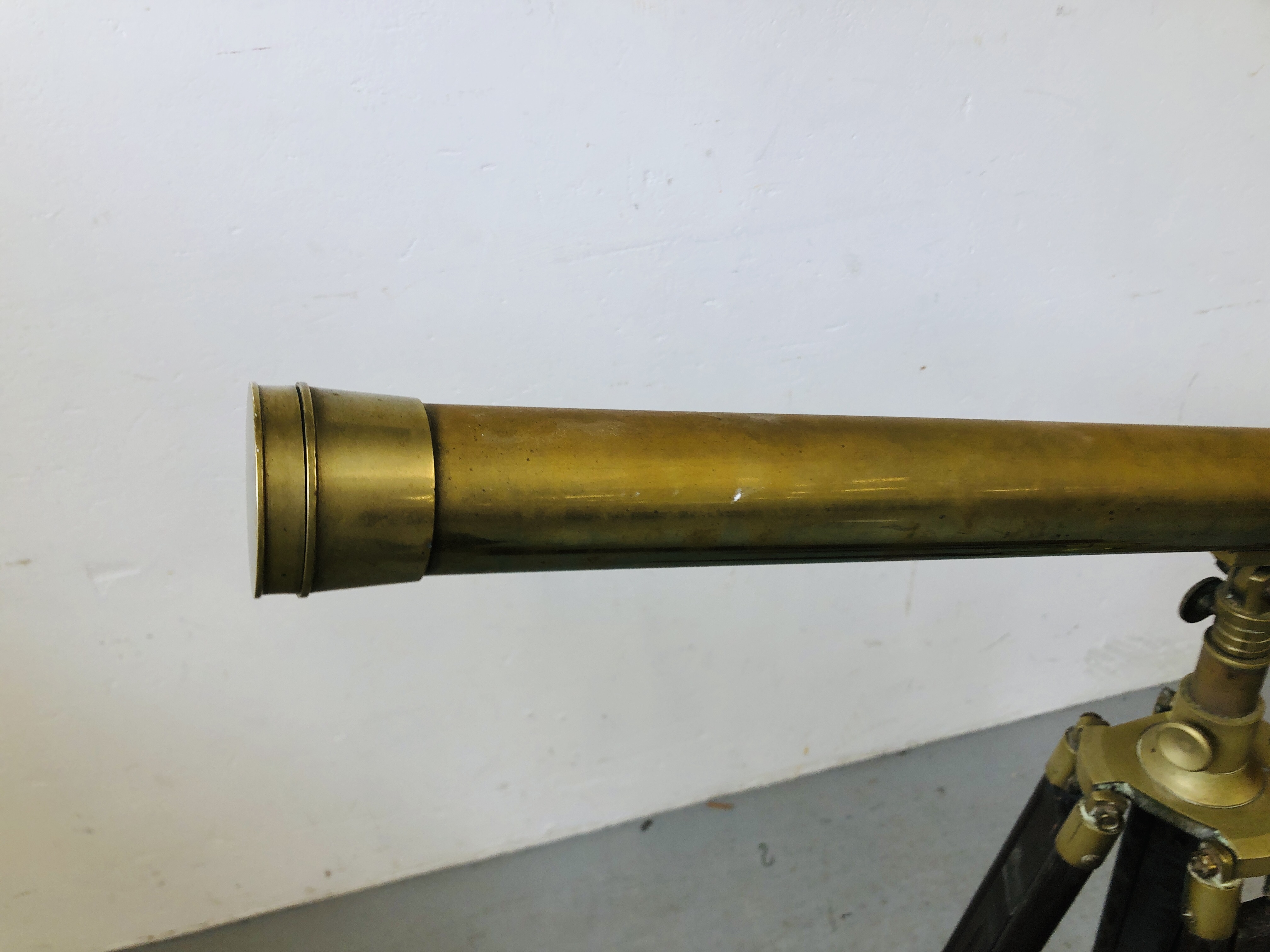 A VINTAGE BRASS TELESCOPE IN FITTED WOODEN TRAVEL BOX ALONG WITH ADJUSTABLE BRASS AND WOODEN LEGGED - Image 3 of 10
