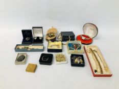 A BOX OF ASSORTED JEWELLERY INCLUDING A PAIR OF "KIT HEATH" SILVER EARRINGS AND A SILVER NECKLACE.