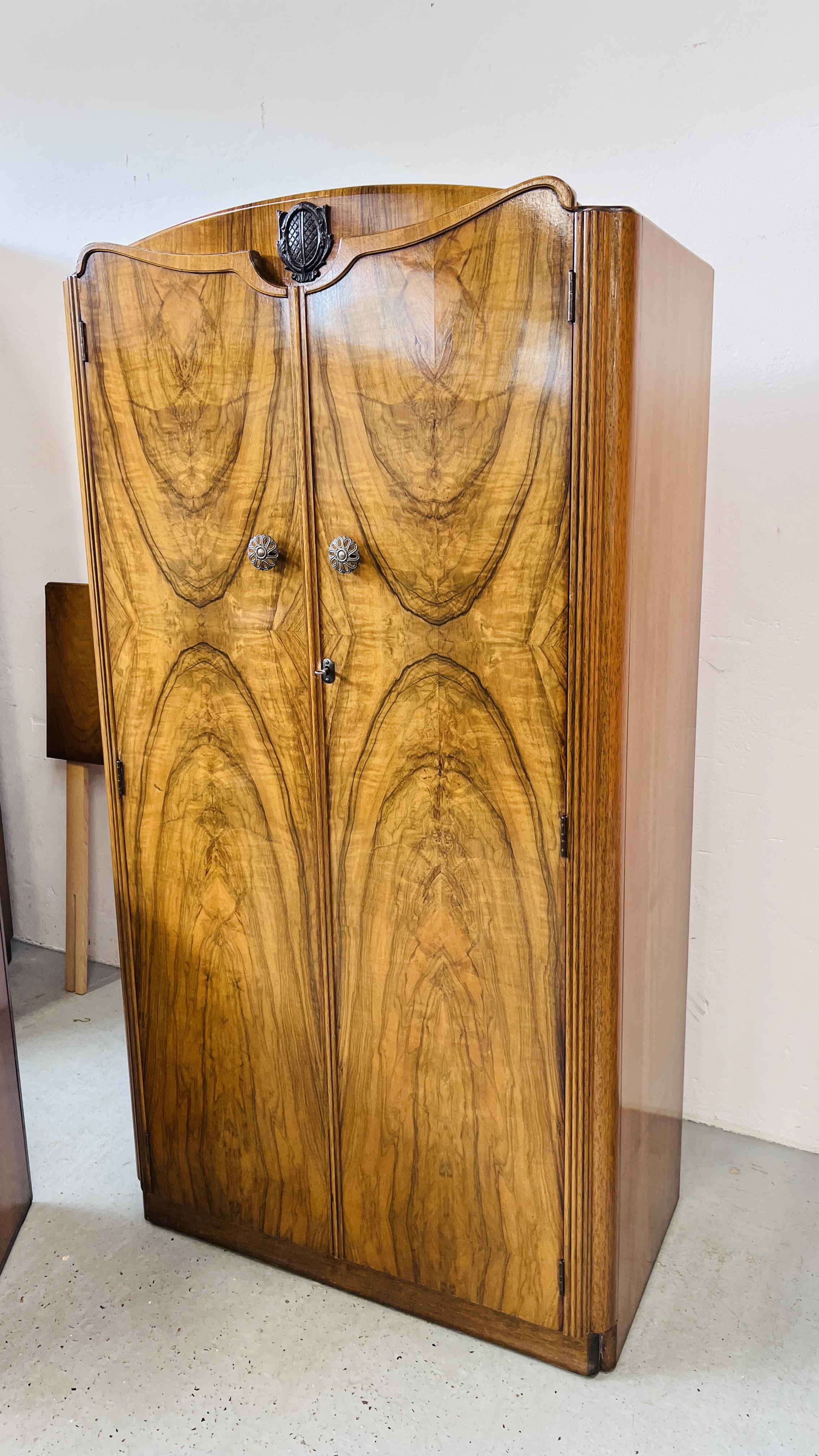 A MID CENTURY "AUSTIN SUITE" WALNUT BEDROOM SUITE COMPRISING DOUBLE WARDROBE W 125CM, D 54CM, - Image 2 of 16