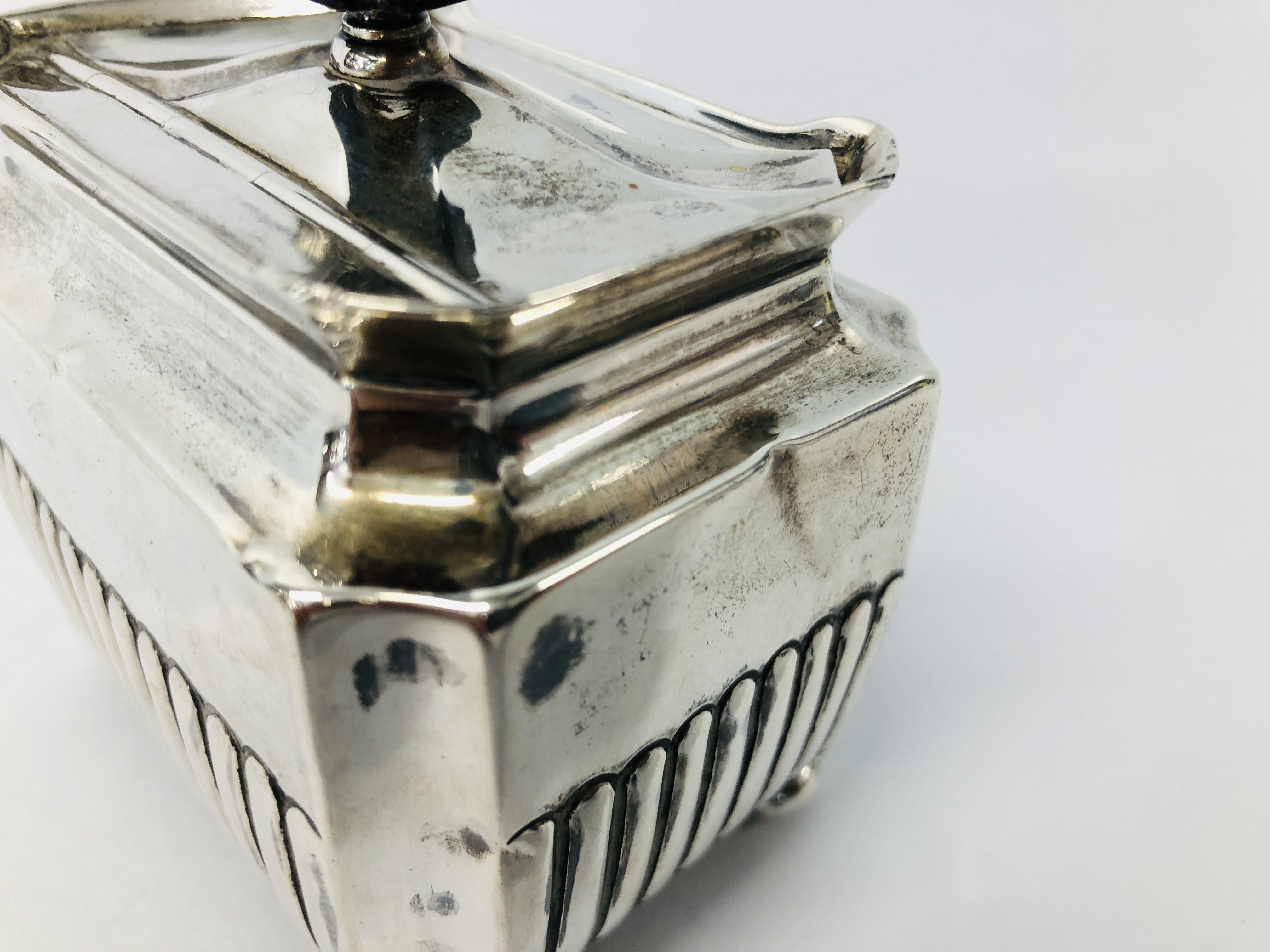 ANTIQUE SILVER CADDY OF RECTANGLE FORM HAVING REEDED DETAIL W 8CM, D 5.5CM, H 6. - Image 11 of 15