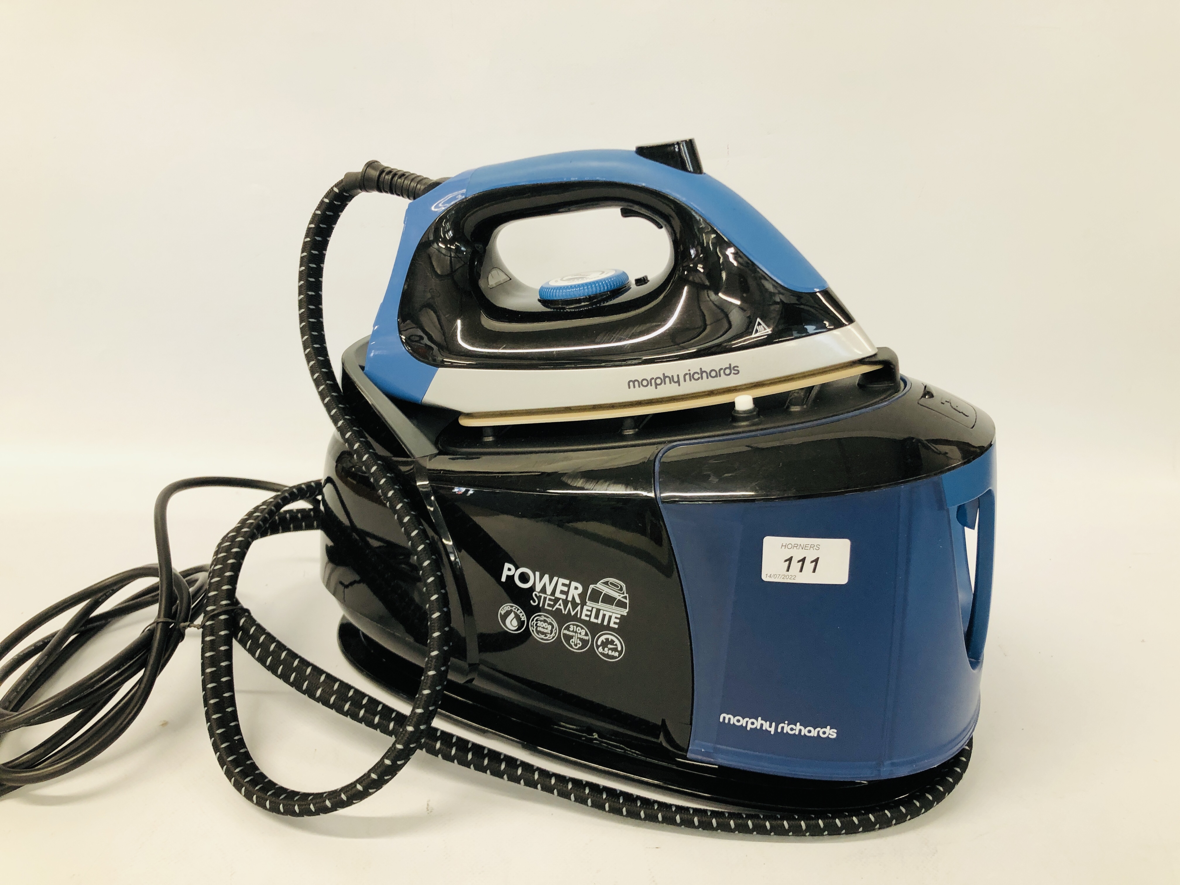 MORPHY RICHARDS POWER STEAMELITE IRON MODEL: 3320116 - SOLD AS SEEN.