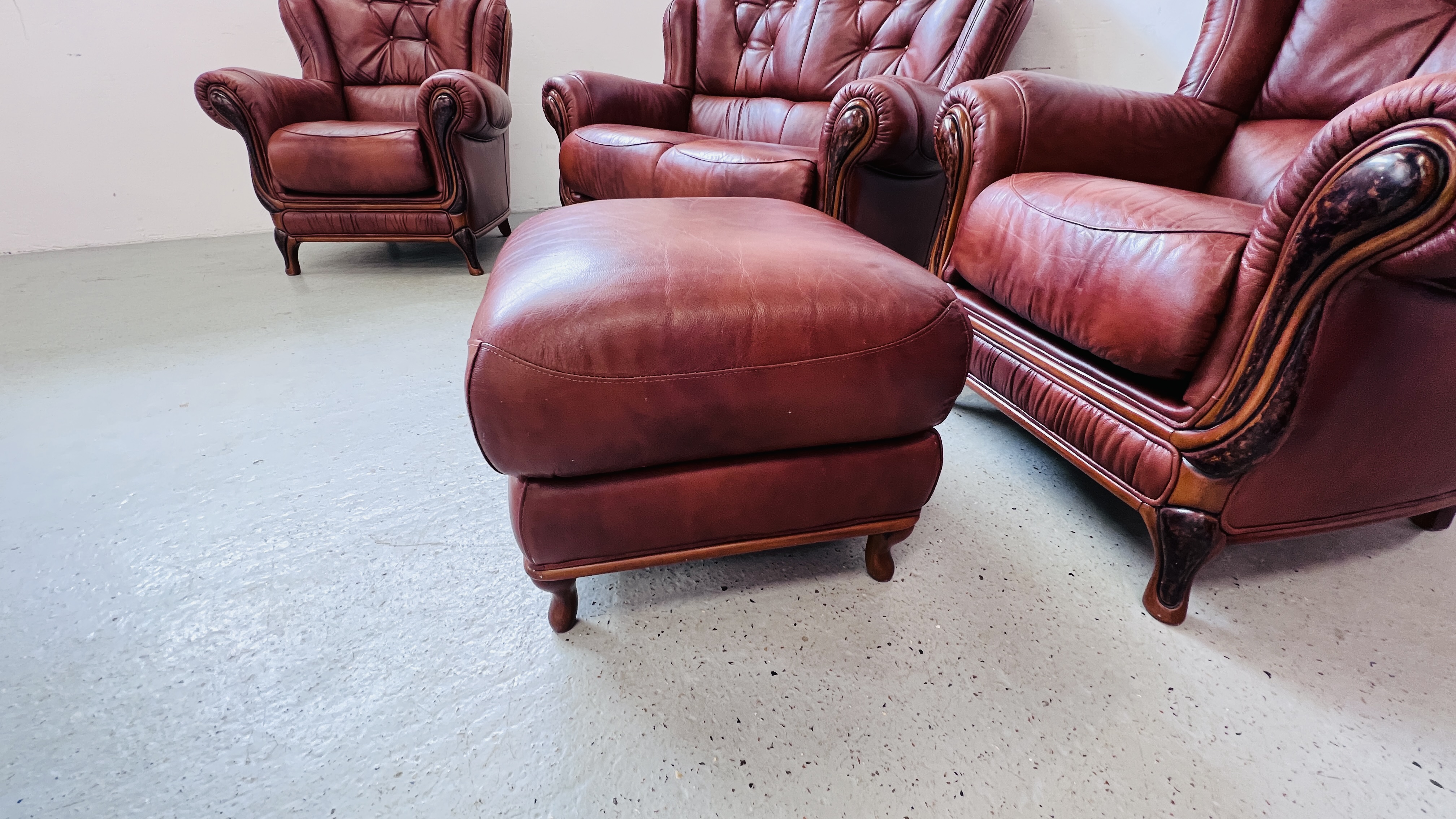 A TAN LEATHER THREE PIECE LOUNGE SUITE WITH MATCHING FOOT STOOL. - Image 11 of 11