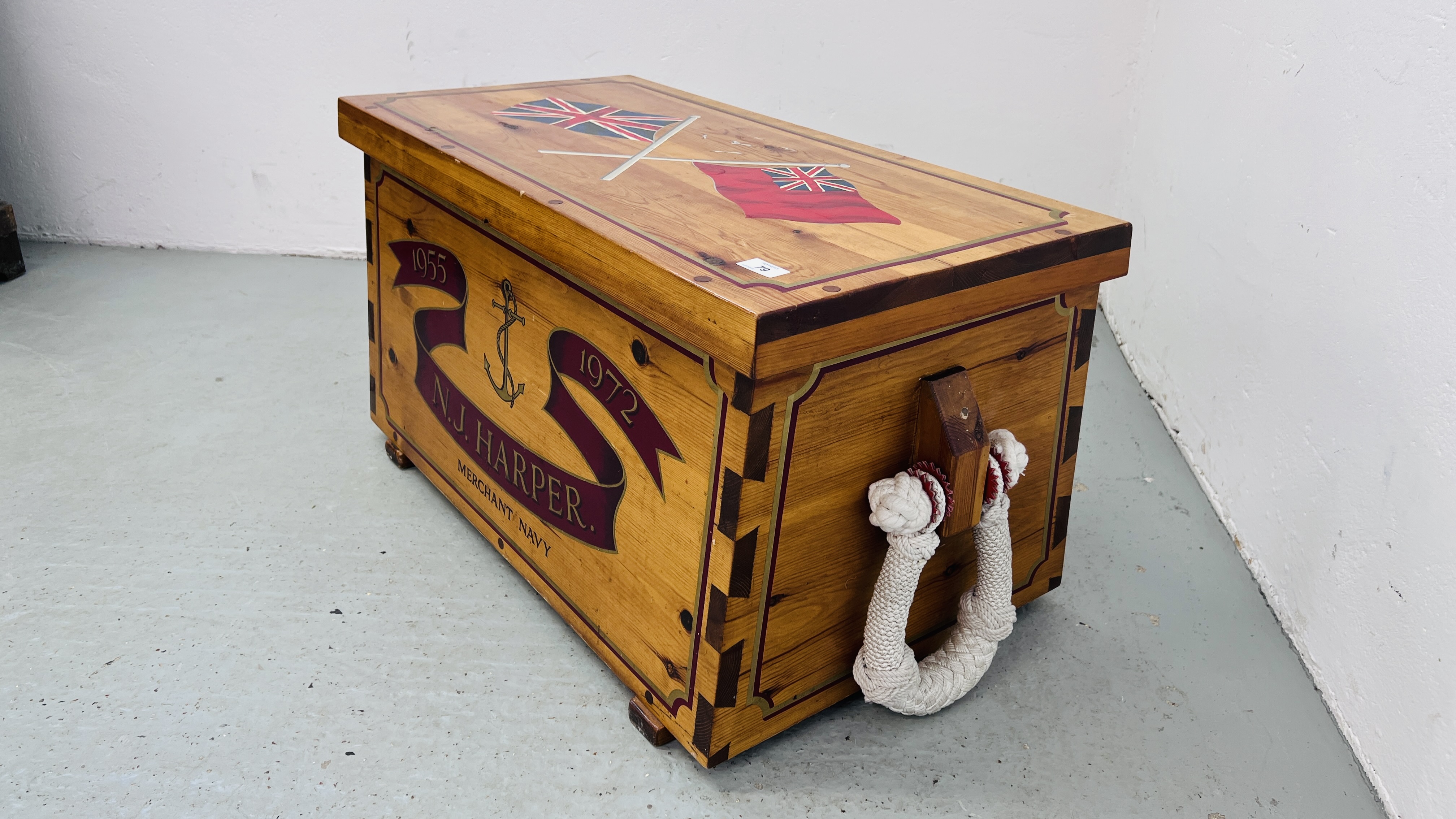 A WAXED PINE REPRODUCTION SEAMANS KIT BOX COMPLETE WITH BECKETT HANDLES AND UNION JACK FLAGS - Image 3 of 16