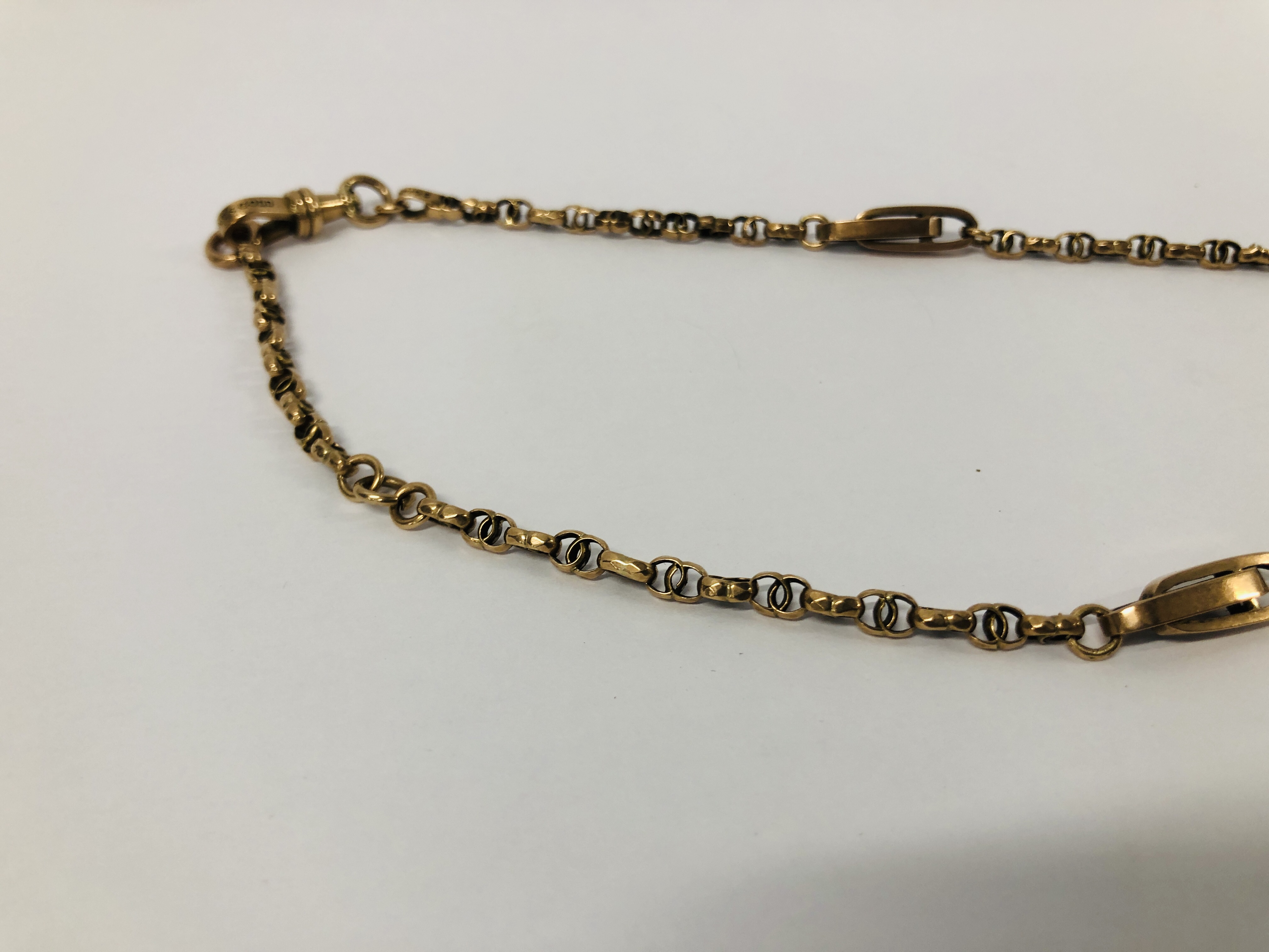 A FANCY LINK WATCH CHAIN MARKED 9 CT - Image 3 of 8