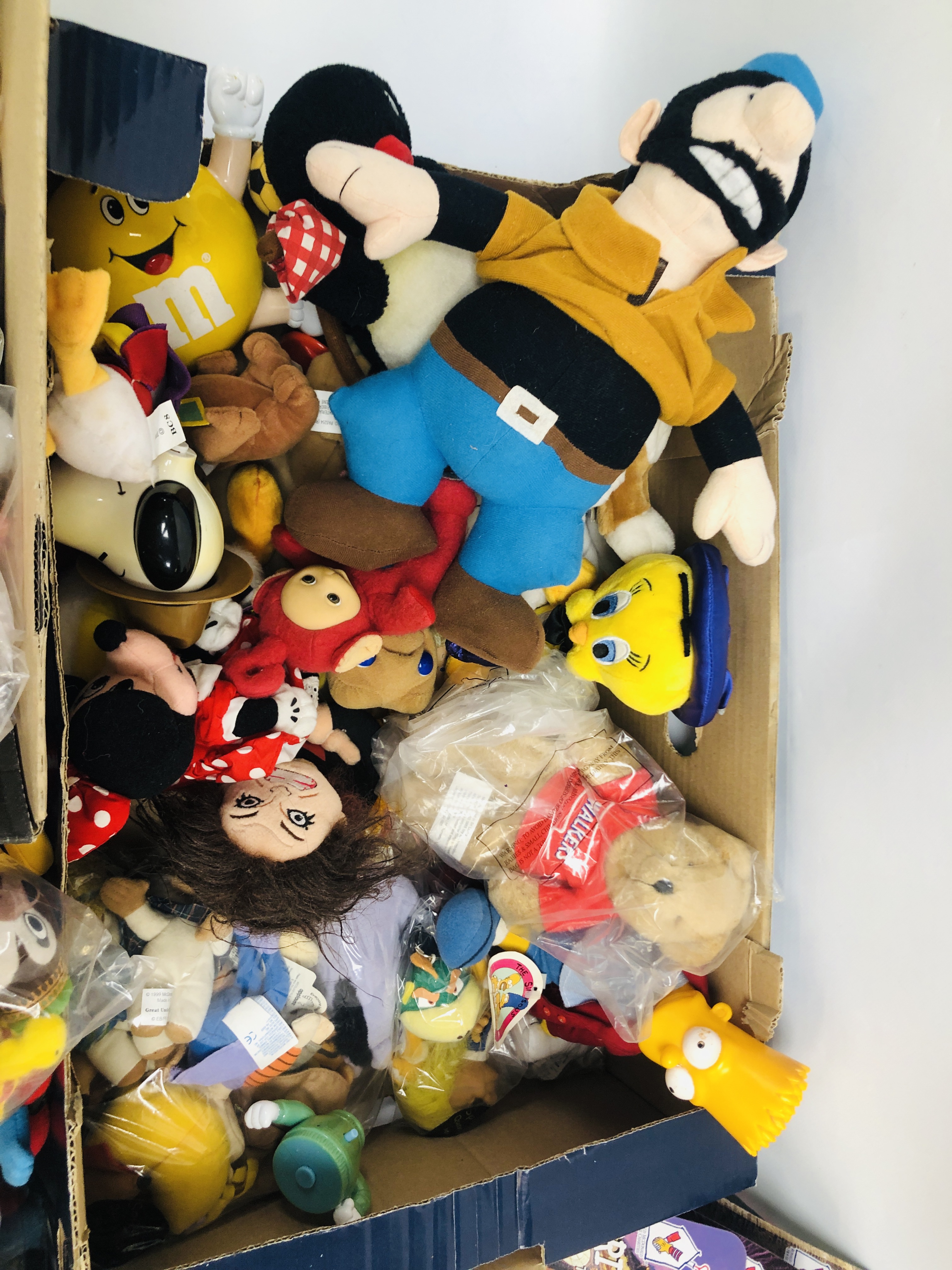 A BOX OF VINTAGE SOFT TOYS TO INCLUDE THE SIMPSONS, MC SNOWMAN, TROLL, ETC. - Image 4 of 7