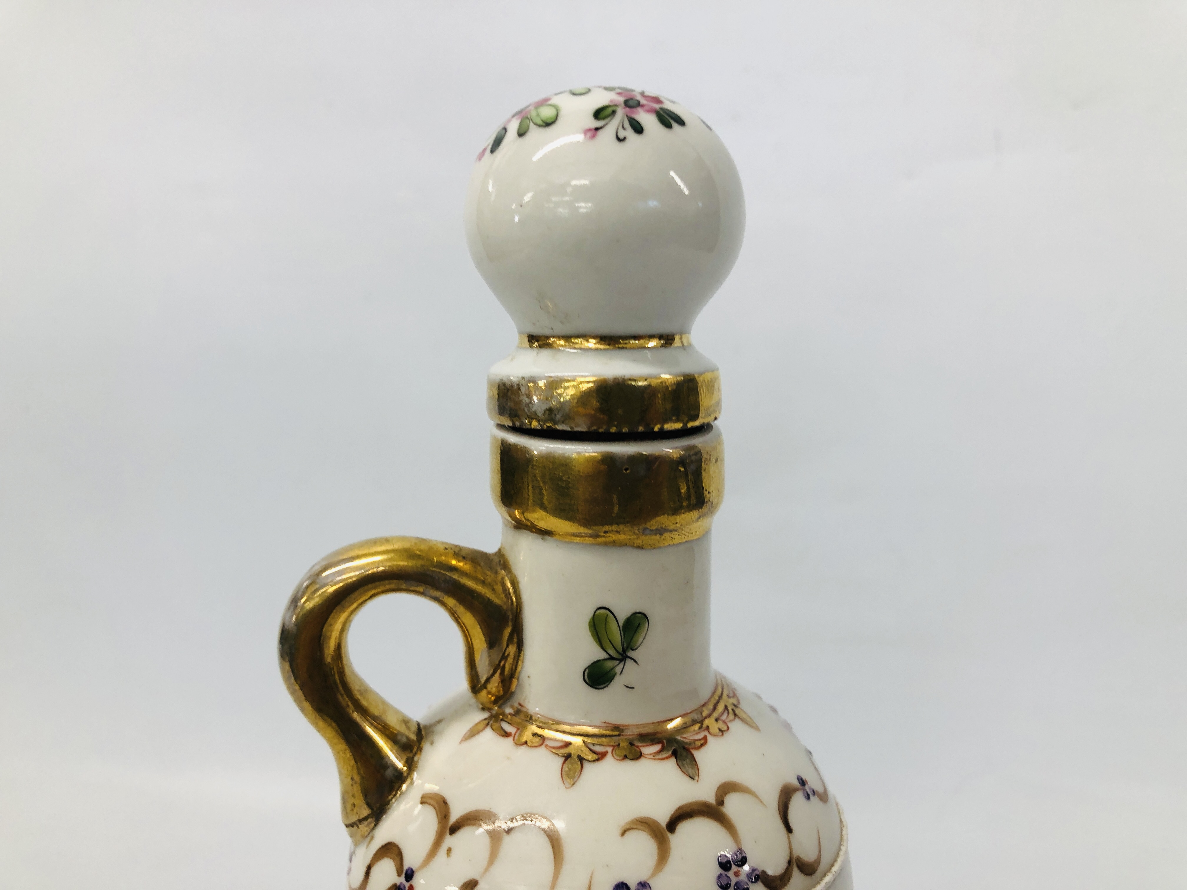 A HARD PASTE POLYCHROME ARMORIAL BOTTLE WITH STOPPER INSCRIBED "JOCKEY", - Image 8 of 12