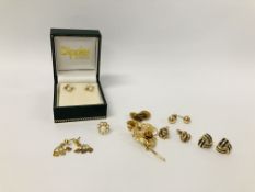 3 X PAIRS OF 9CT GOLD EARRINGS + PAIR OF UNMARKED TRI-COLOURED LEAF DESIGN EARRINGS,