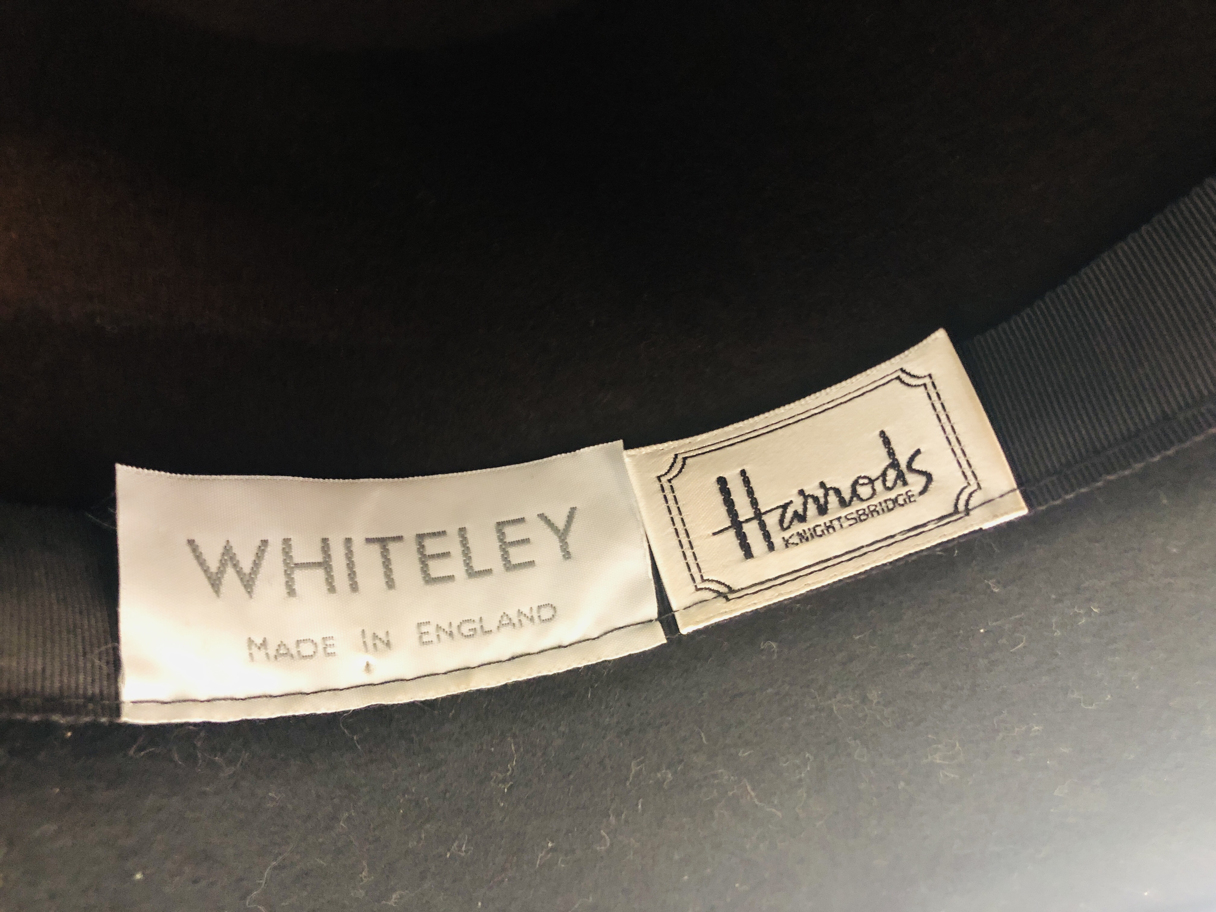 TWO DESIGNER BRANDED OCCASIONAL HATS TO INCLUDE HARRODS WHITELEY AND HEADWORKS BY GRAHAM GWYTHER. - Image 6 of 7