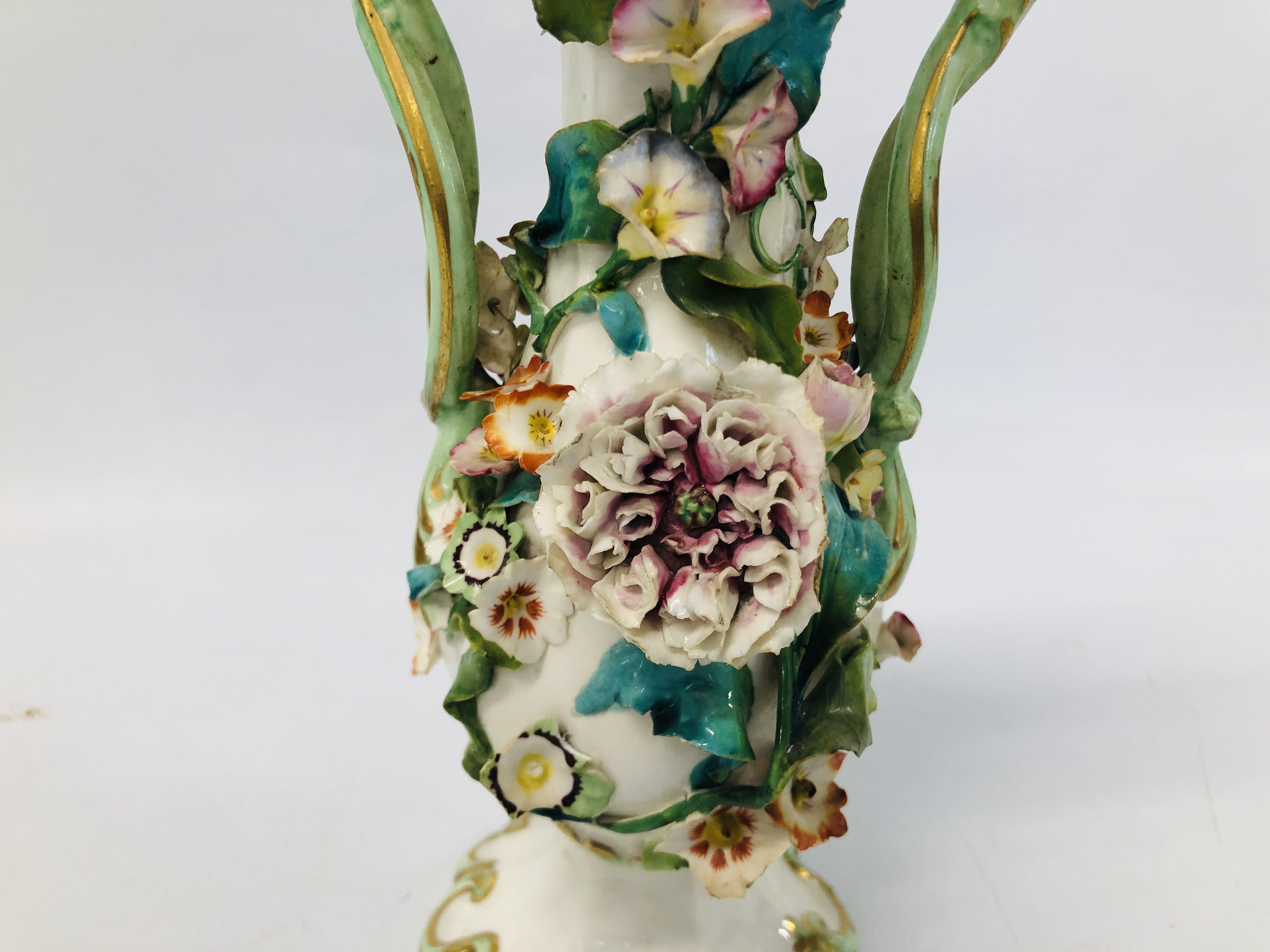 TWO C19TH STAFFORDSHIRE FLOWER ENCRUSTED TWO HANDLED VASES (ONE WITH RESTORED TOP THE OTHER WITH - Image 16 of 26