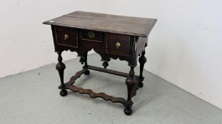 A LATE C18TH OAK THREE DRAWER LOW BOY W 81CM, D 51CM, H 70CM.