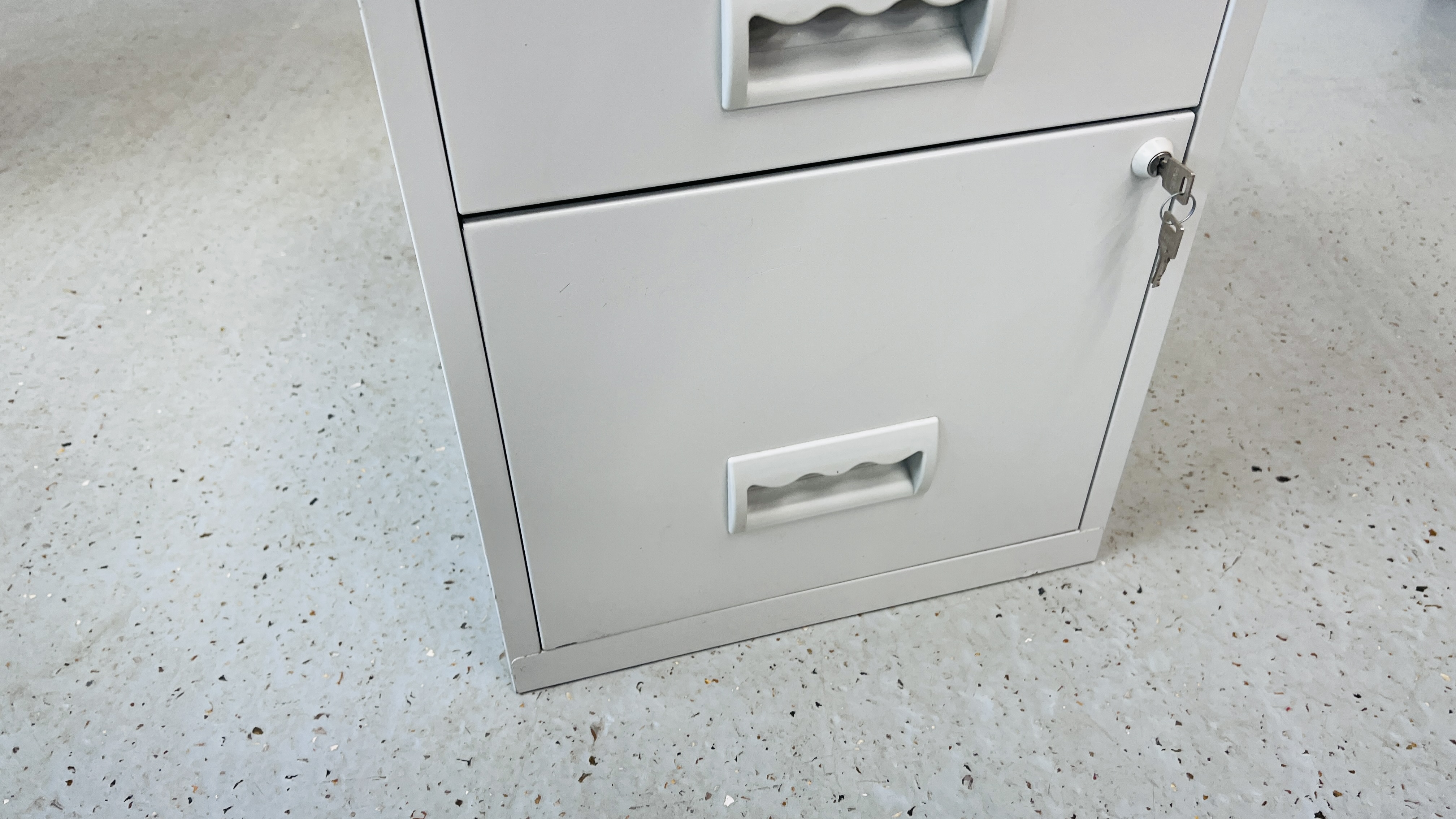 A MODERN METAL TWO DRAWER FILING CABINET W 40CM, D 40CM, H 51CM. - Image 3 of 4