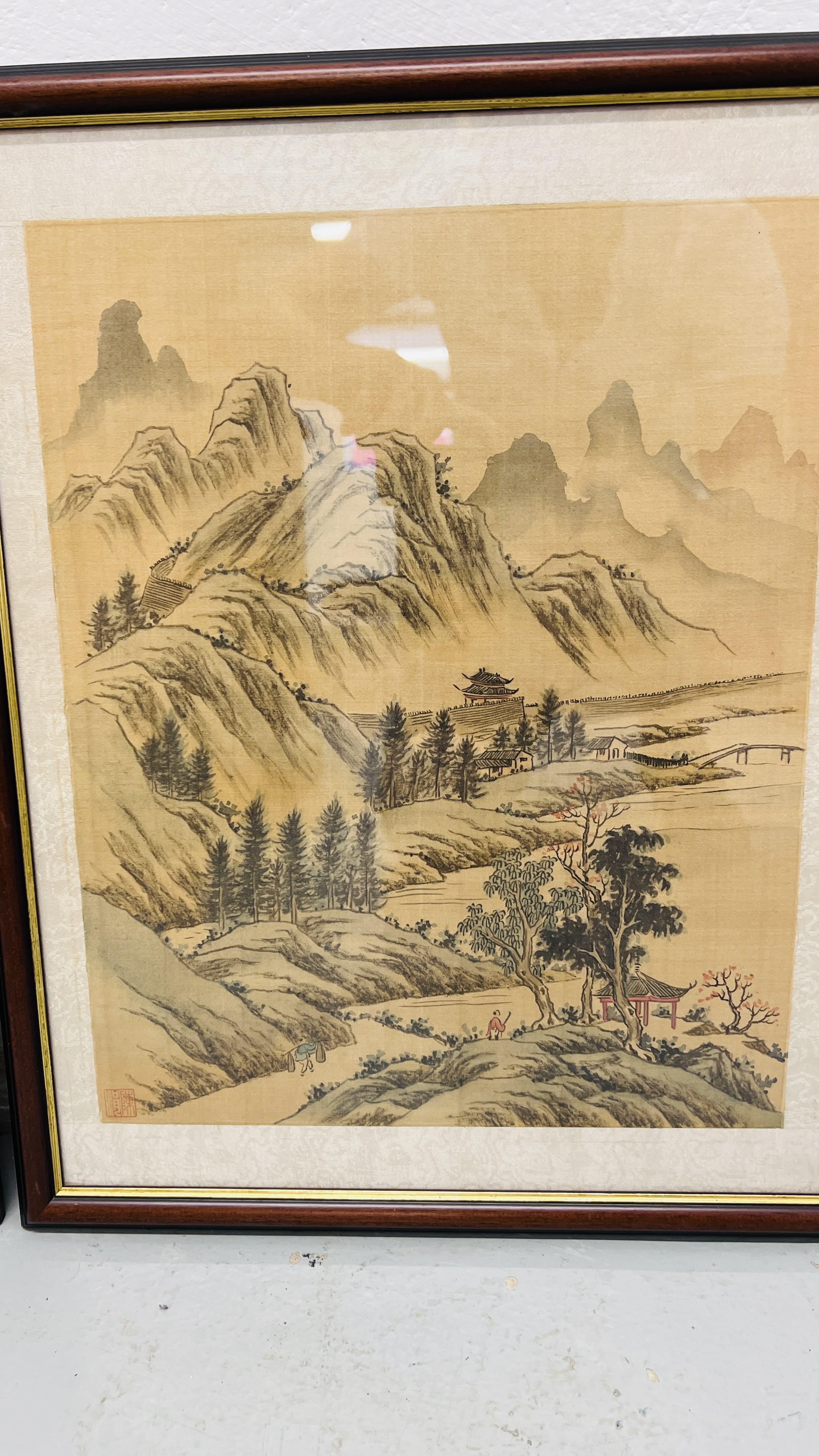 A SET OF THREE FRAMED AND MOUNTED CHINESE PAINTINGS ON SILK. - Image 3 of 8