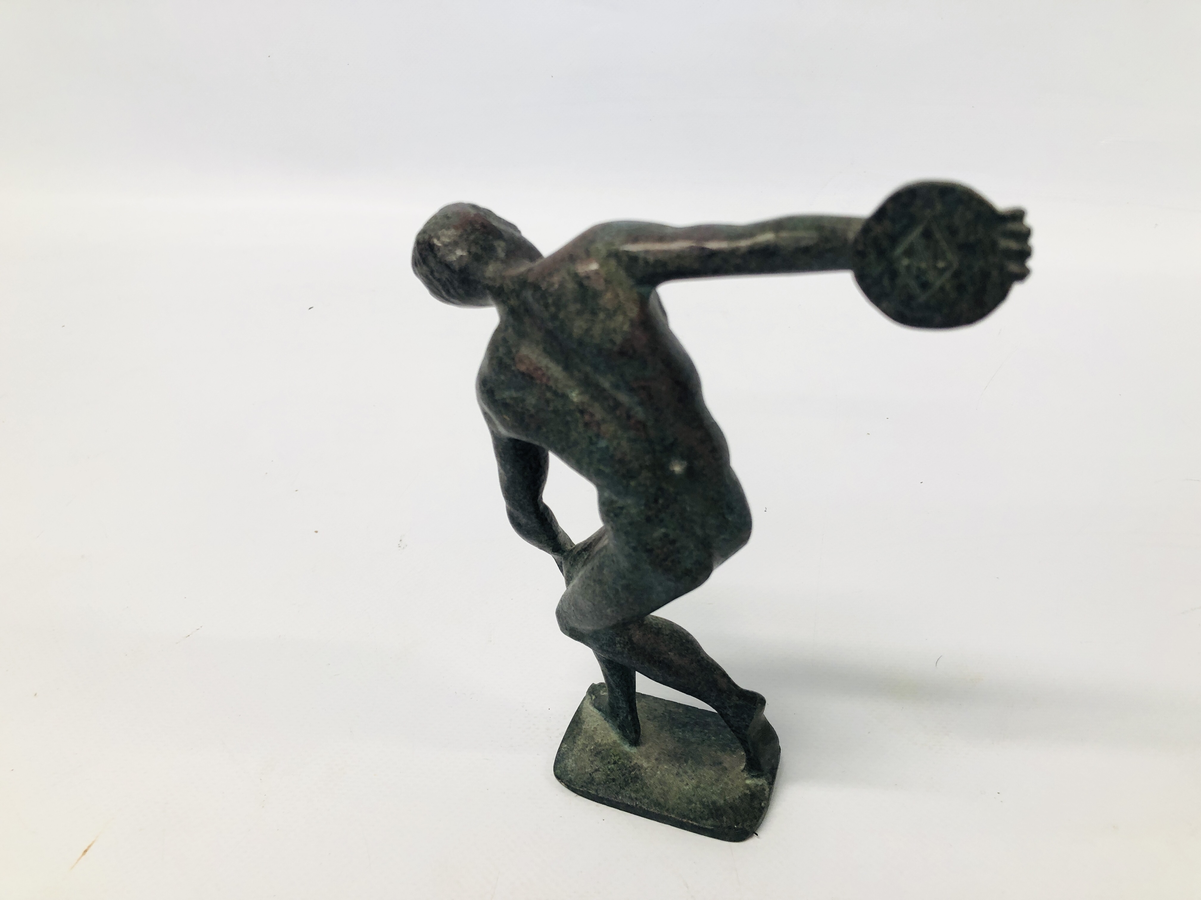 BRONZE STUDY OF A GREEK DISCUS THROWER H 16CM. - Image 4 of 6