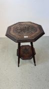 A HAND CARVED SOLID OAK OCCASIONAL TABLE WITH OCTAGONAL TOP AND BOBBIN TURNED SUPPORTS W 46CM,