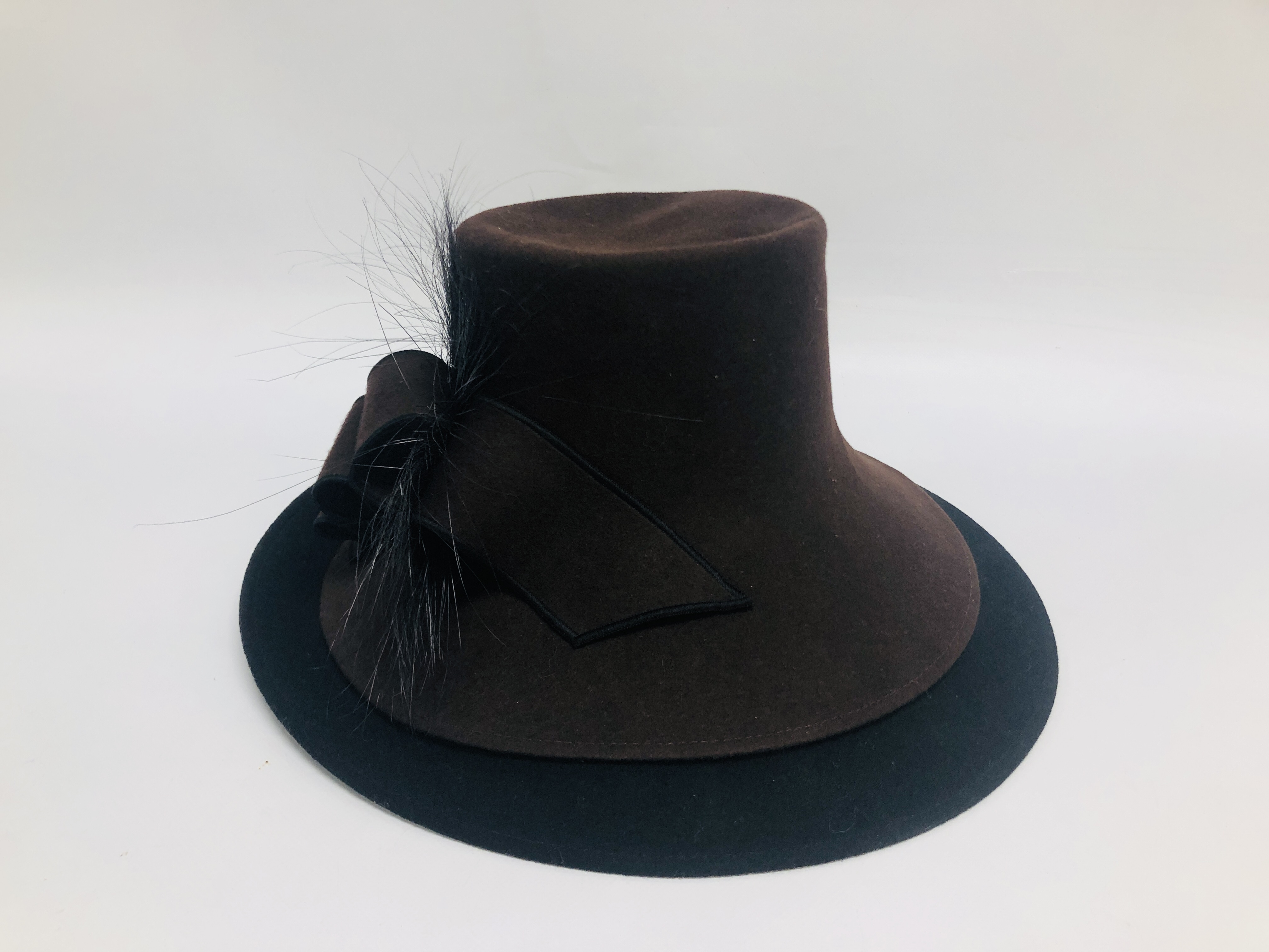 TWO DESIGNER BRANDED OCCASIONAL HATS TO INCLUDE HARRODS WHITELEY AND HEADWORKS BY GRAHAM GWYTHER. - Image 5 of 7