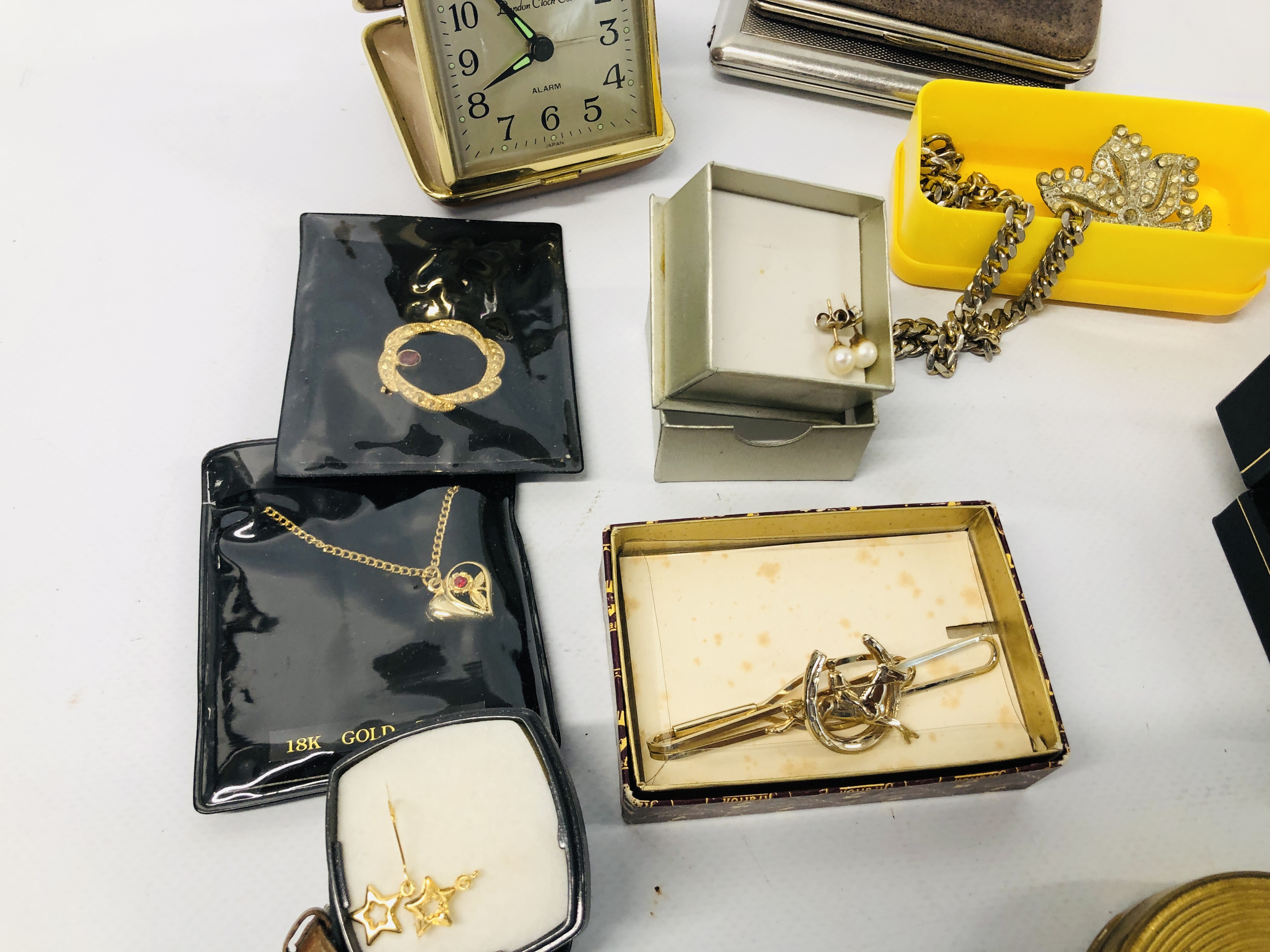 BOX OF ASSORTED VINTAGE COSTUME JEWELLERY TO INCLUDE WRIST WATCHES, TRAVEL CLOCK, - Image 3 of 7